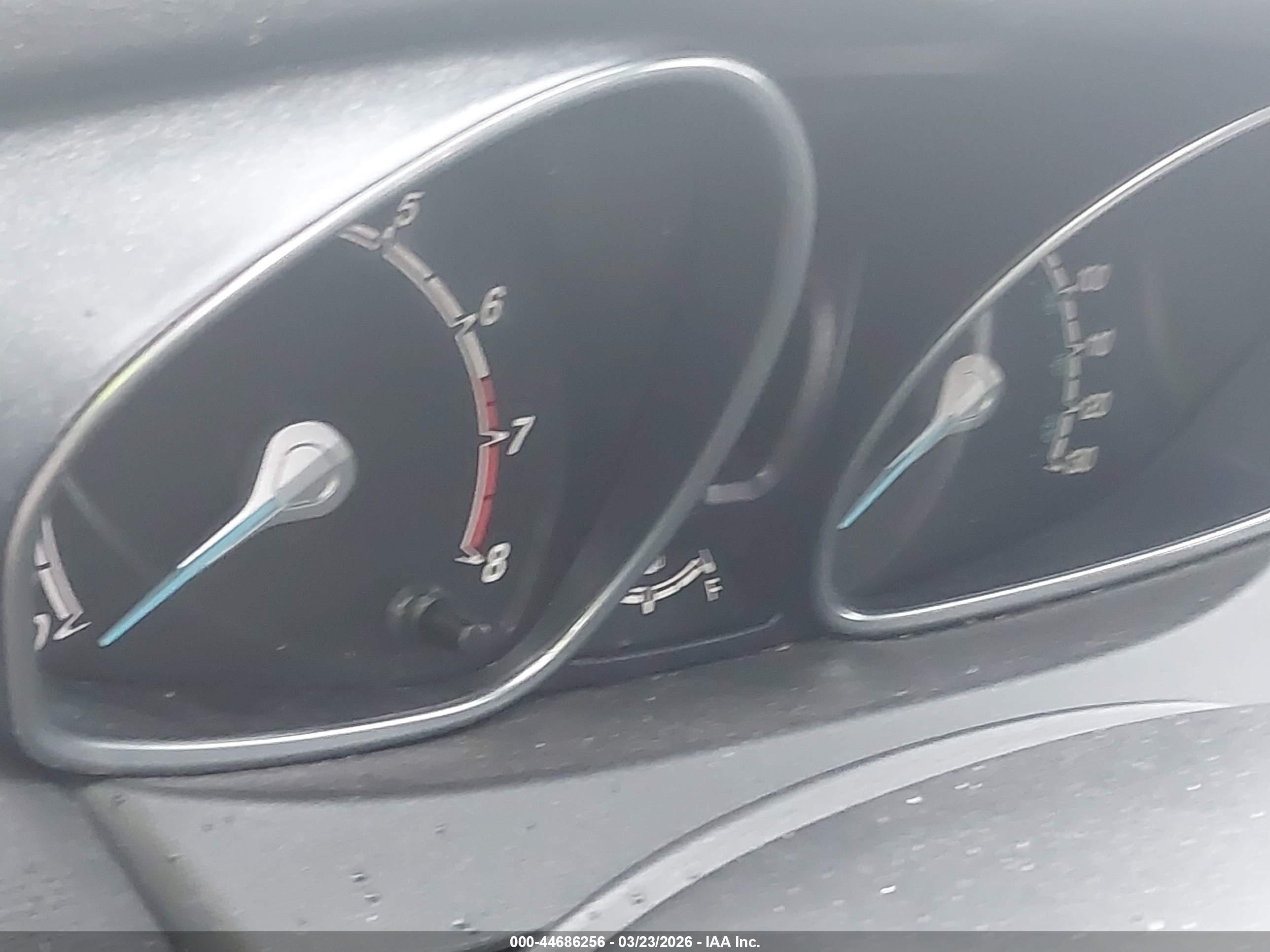 FORD FIESTA image 7