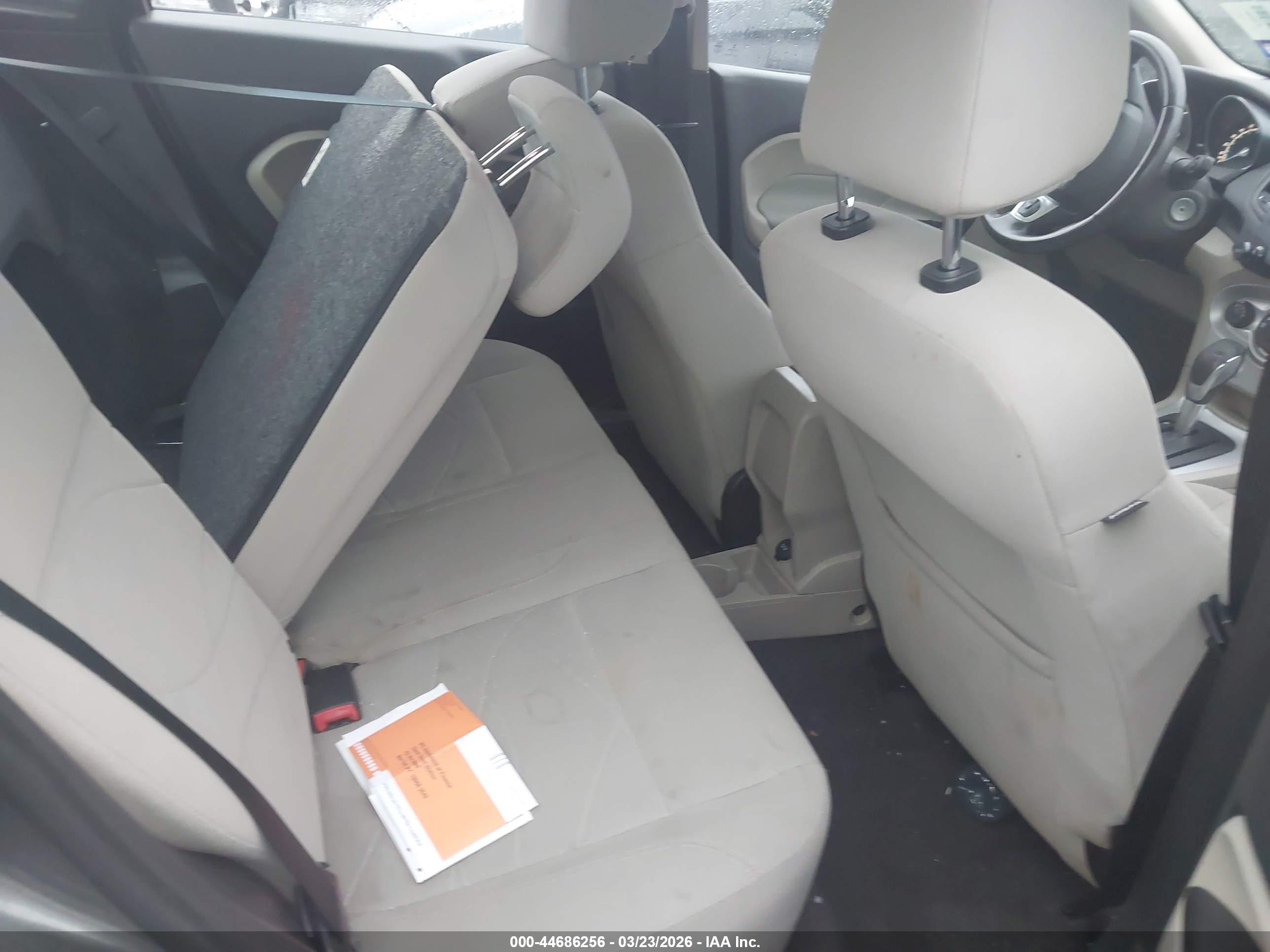 FORD FIESTA image 8