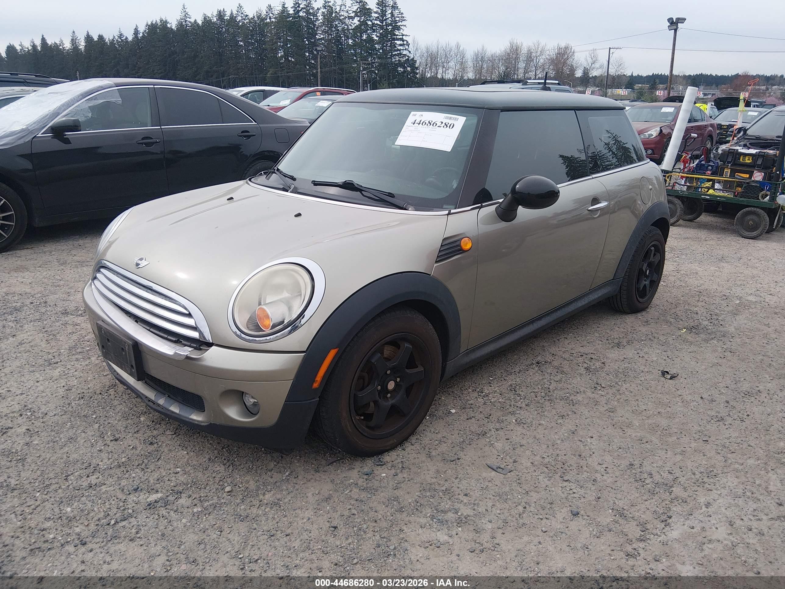 MINI COOPER image 2
