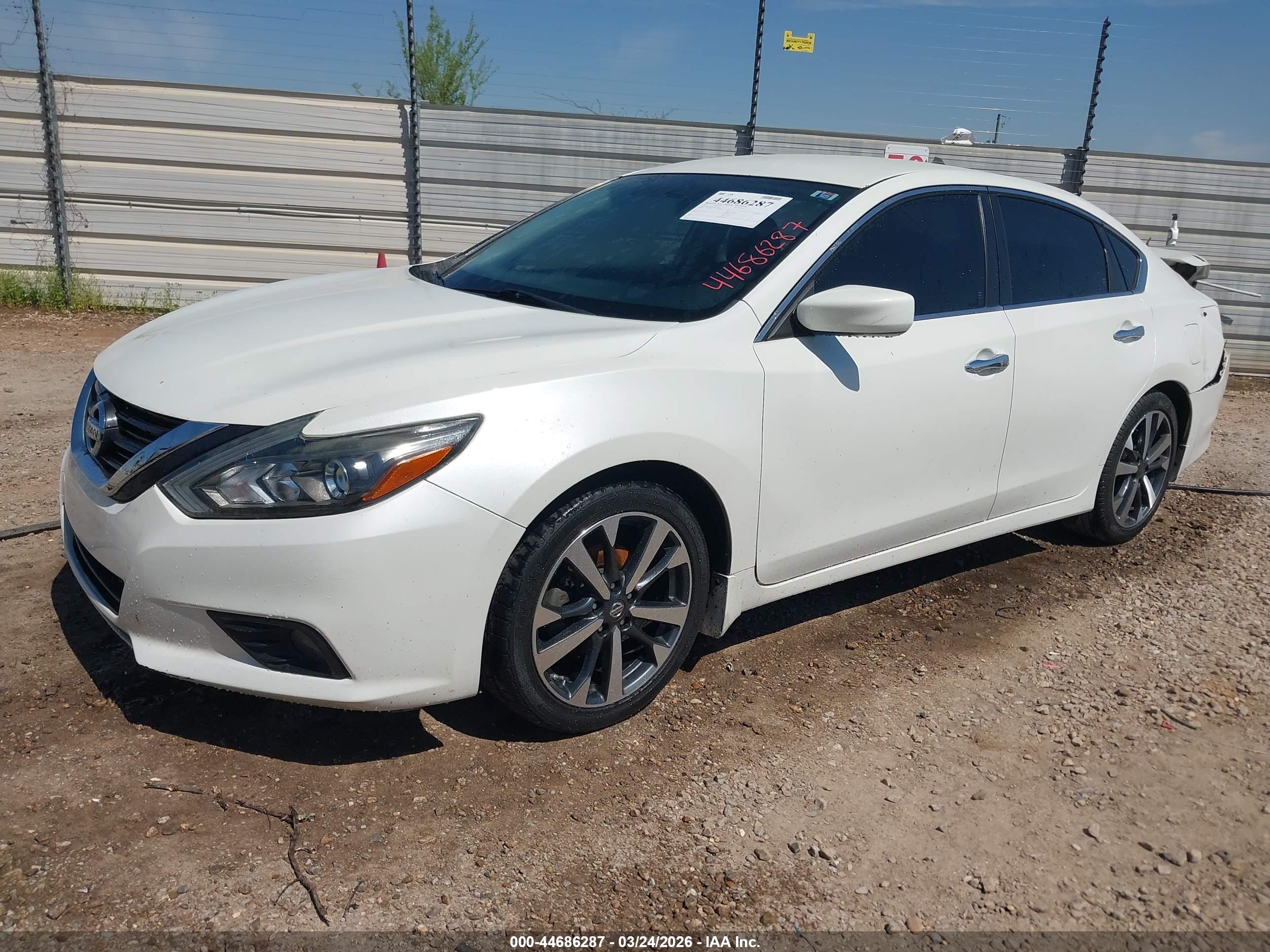 NISSAN ALTIMA image 2