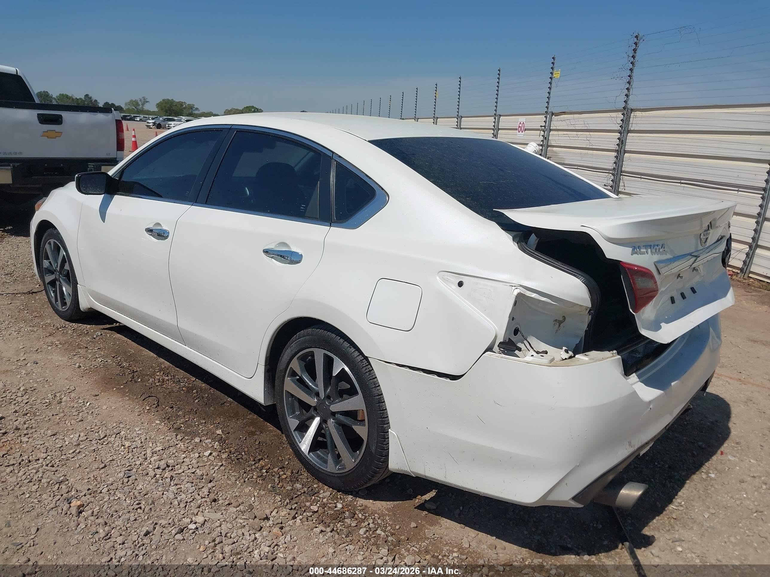 NISSAN ALTIMA image 3