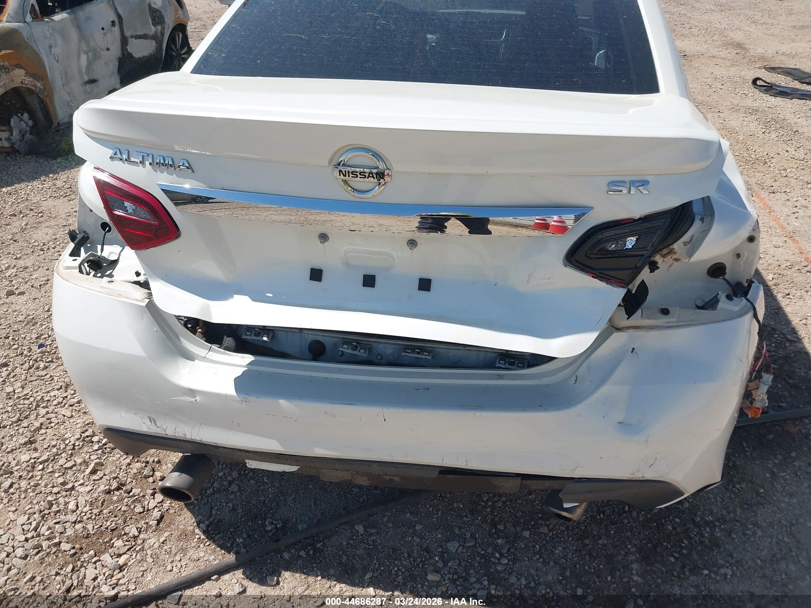 NISSAN ALTIMA image 6