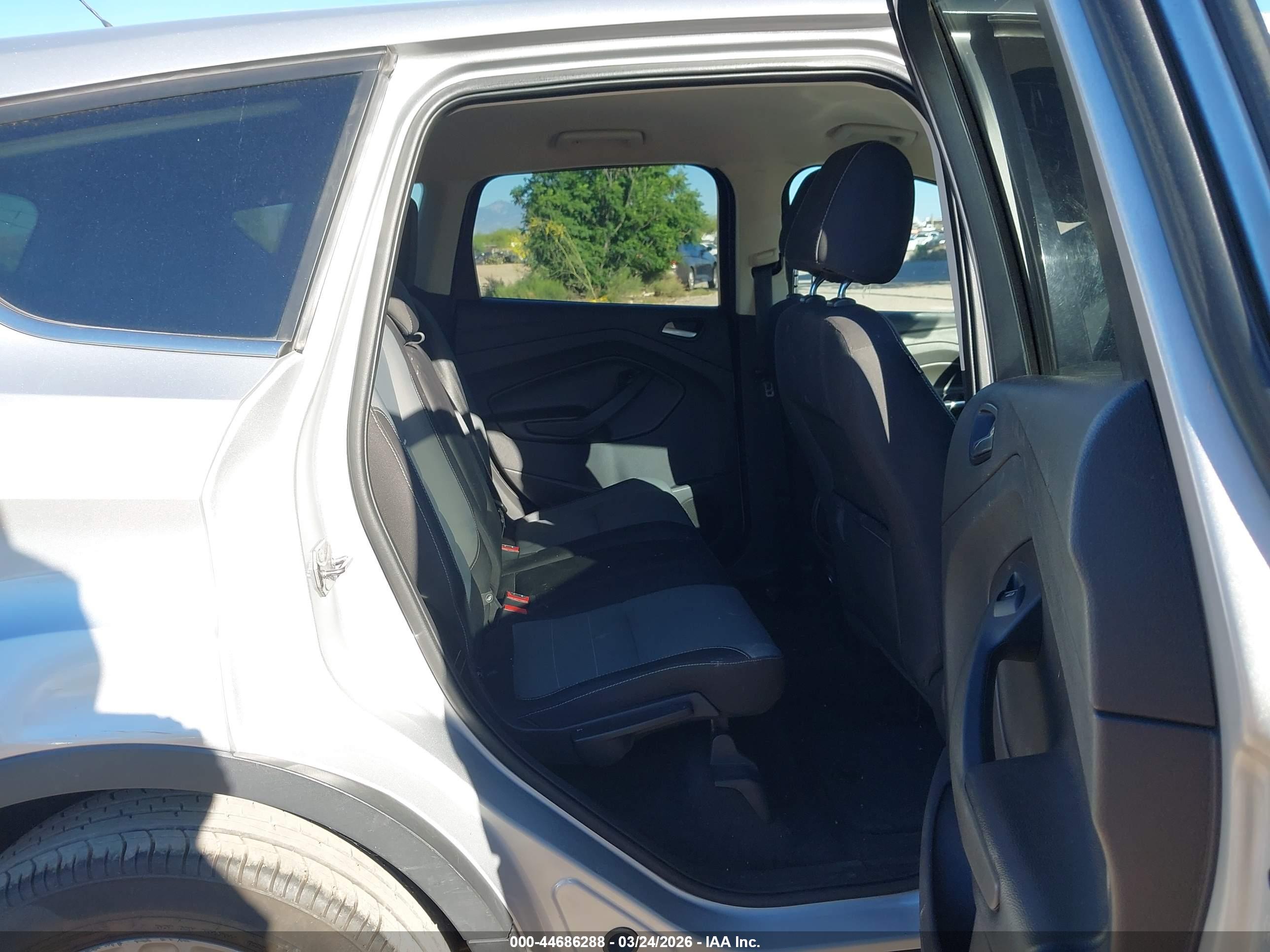 FORD ESCAPE image 8