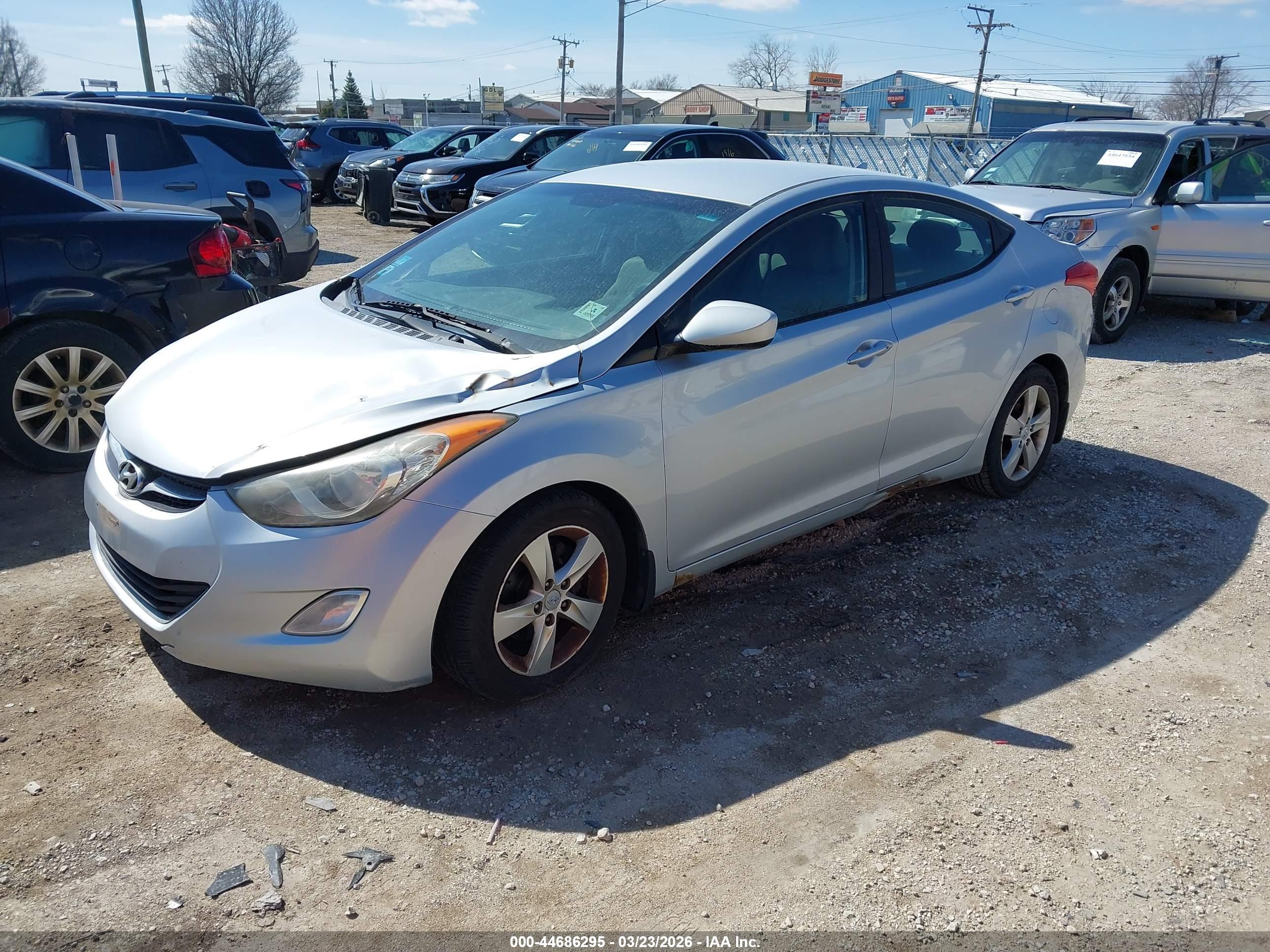 HYUNDAI ELANTRA image 2