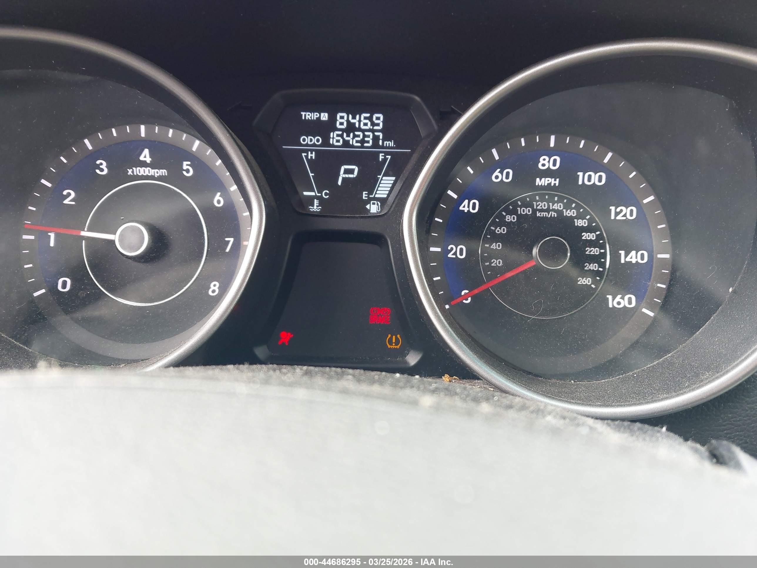 HYUNDAI ELANTRA image 7