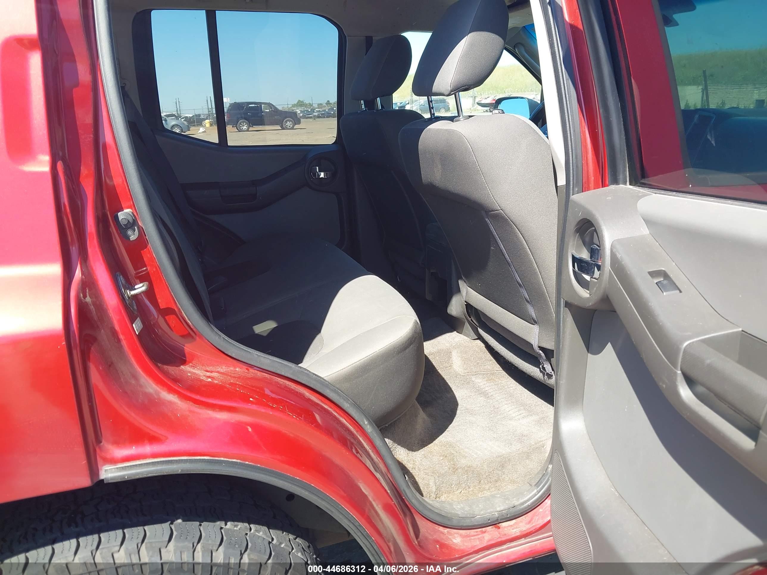 NISSAN XTERRA image 8