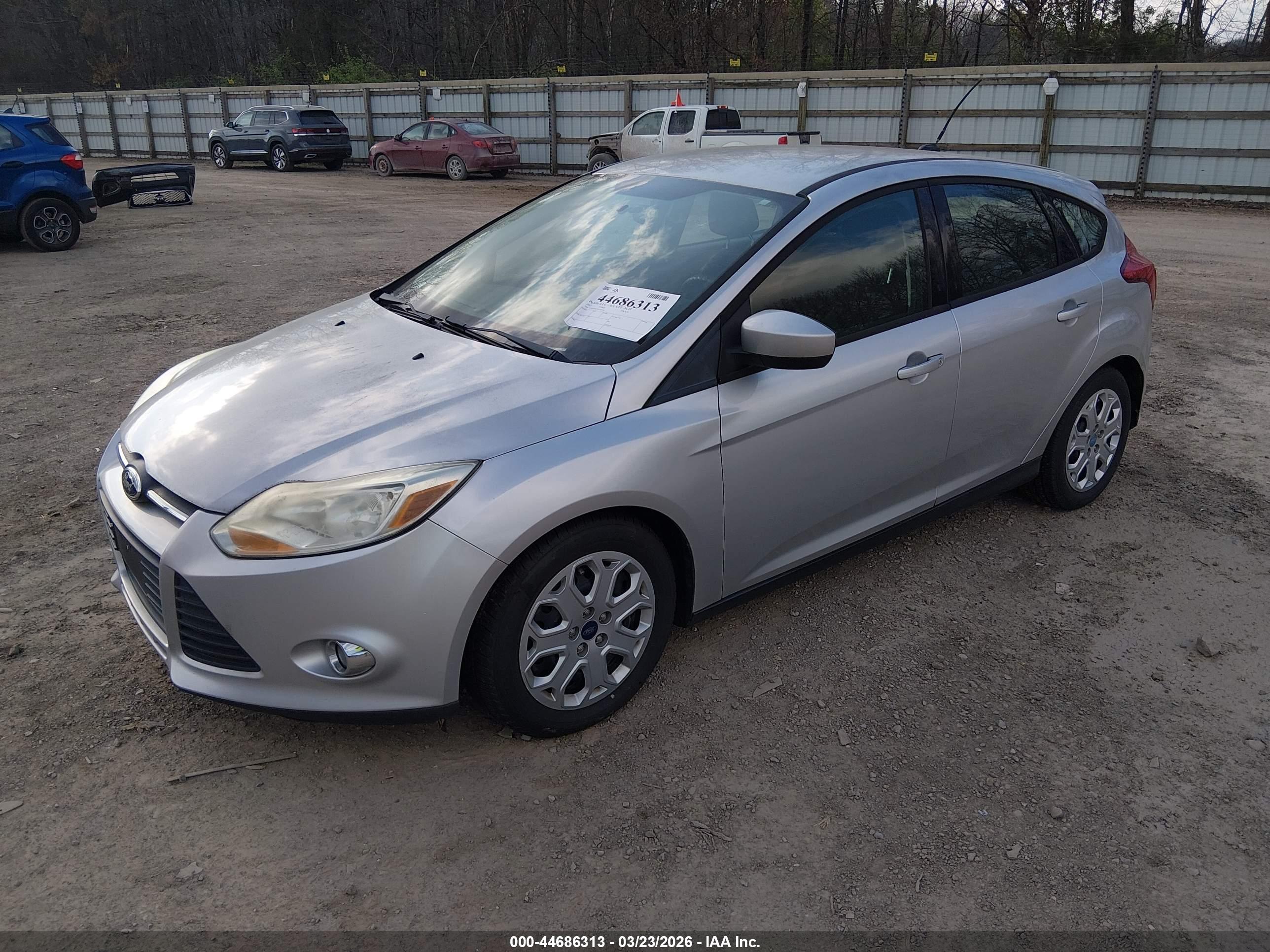 FORD FOCUS image 2