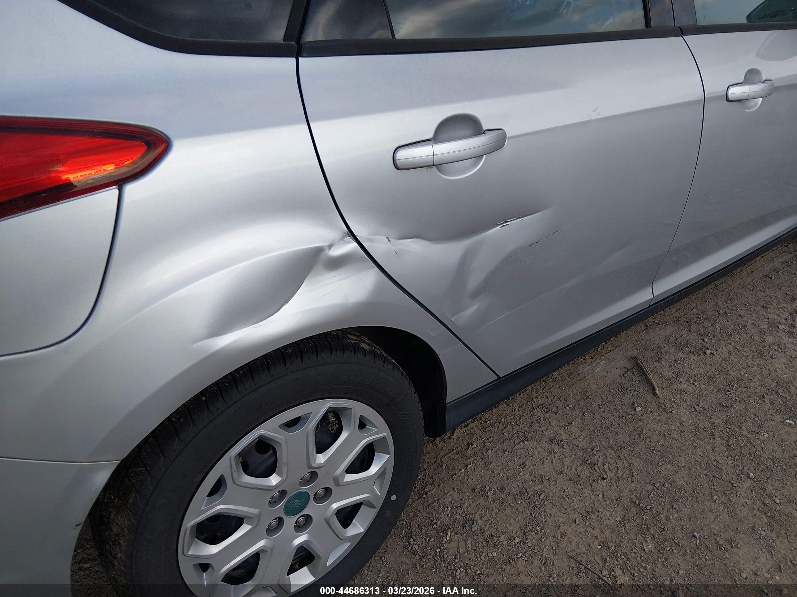 FORD FOCUS image 6