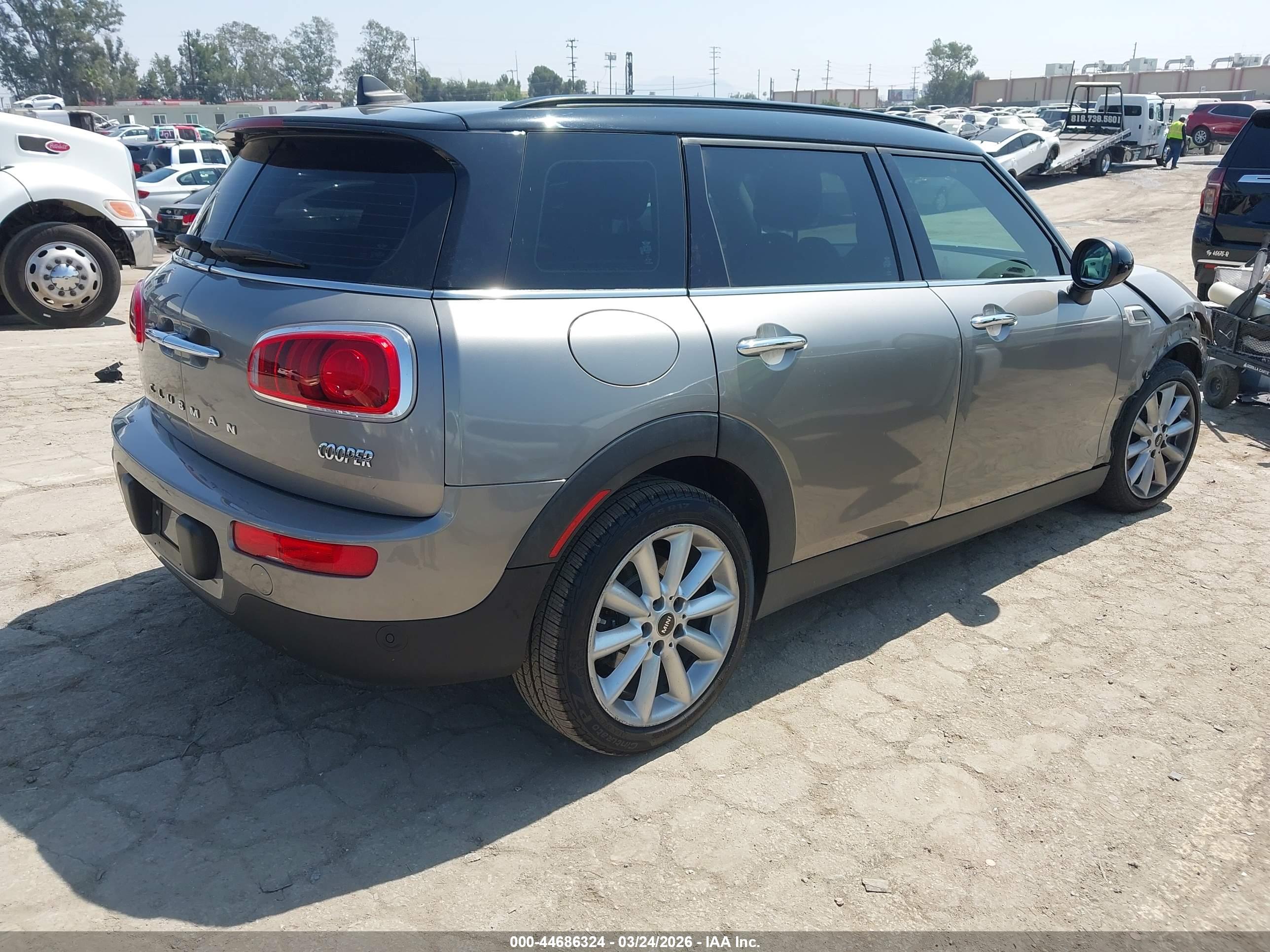 MINI CLUBMAN image 4