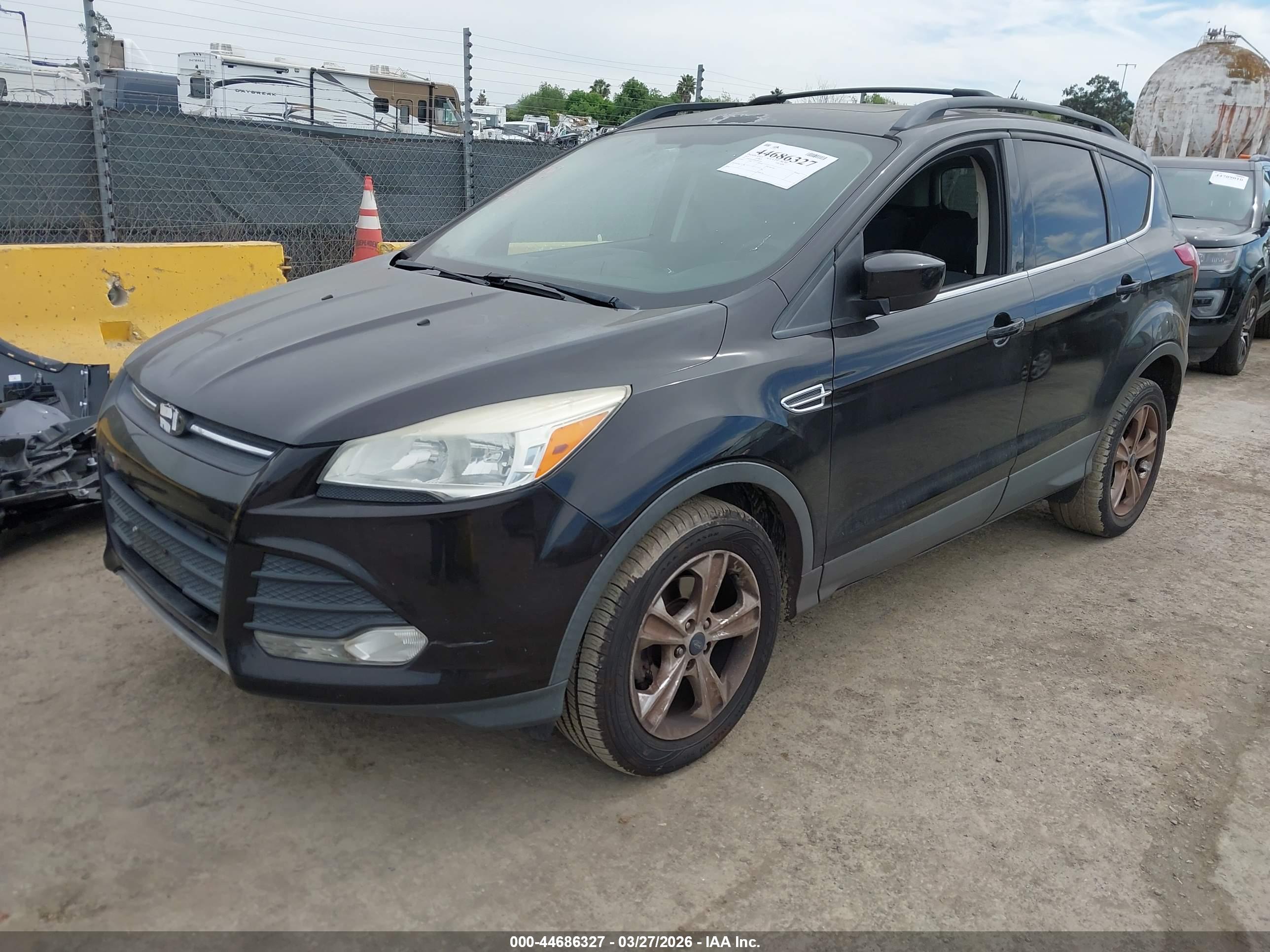 FORD ESCAPE image 2