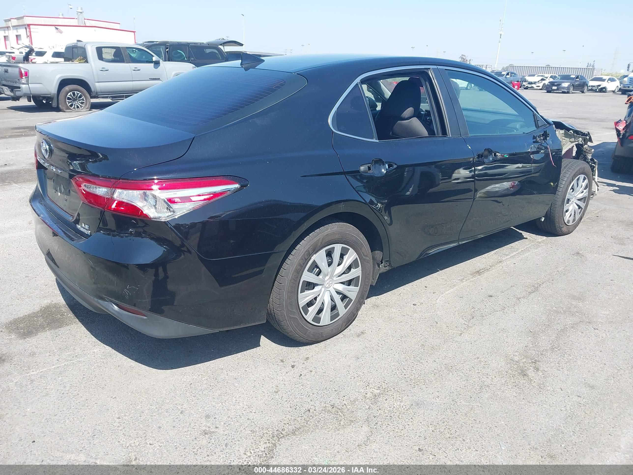 TOYOTA CAMRY image 4