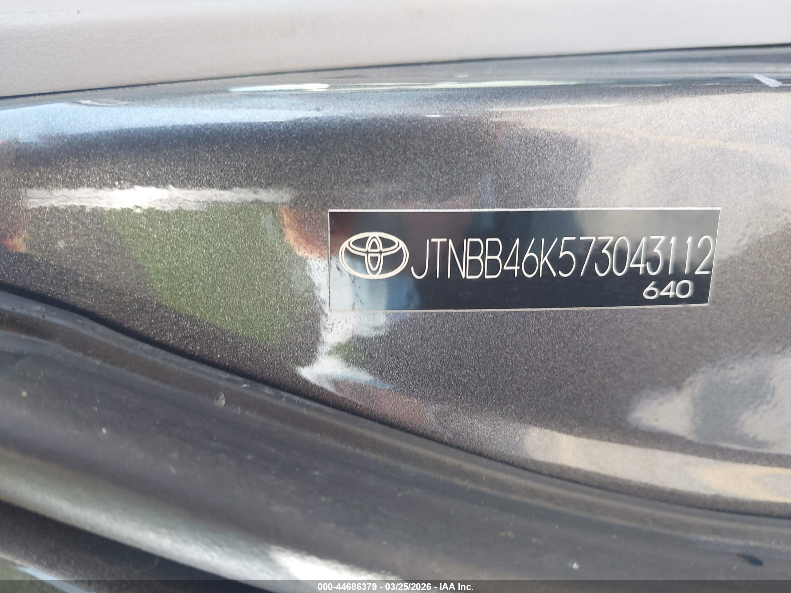 TOYOTA CAMRY image 9