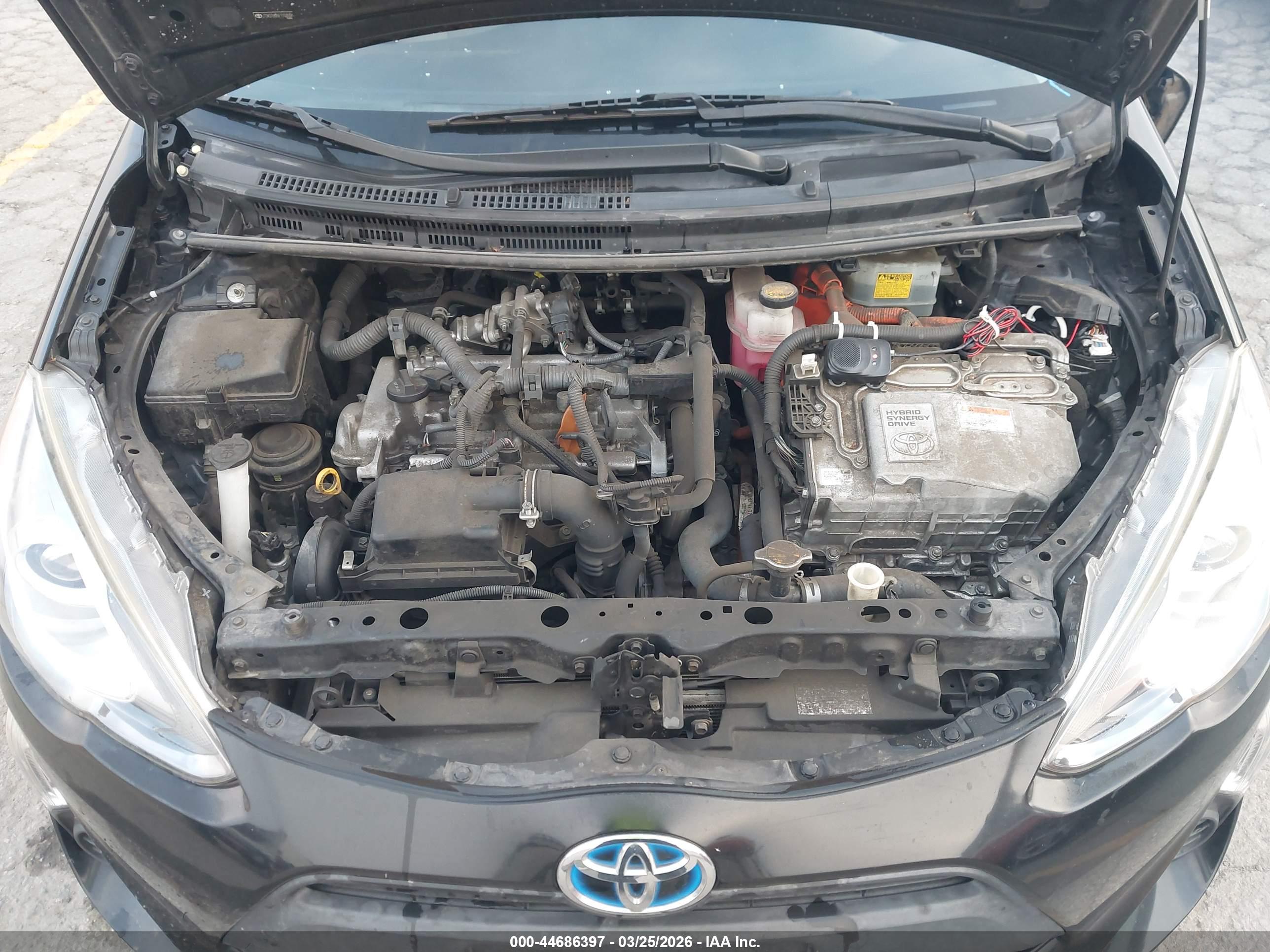 TOYOTA PRIUS image 10