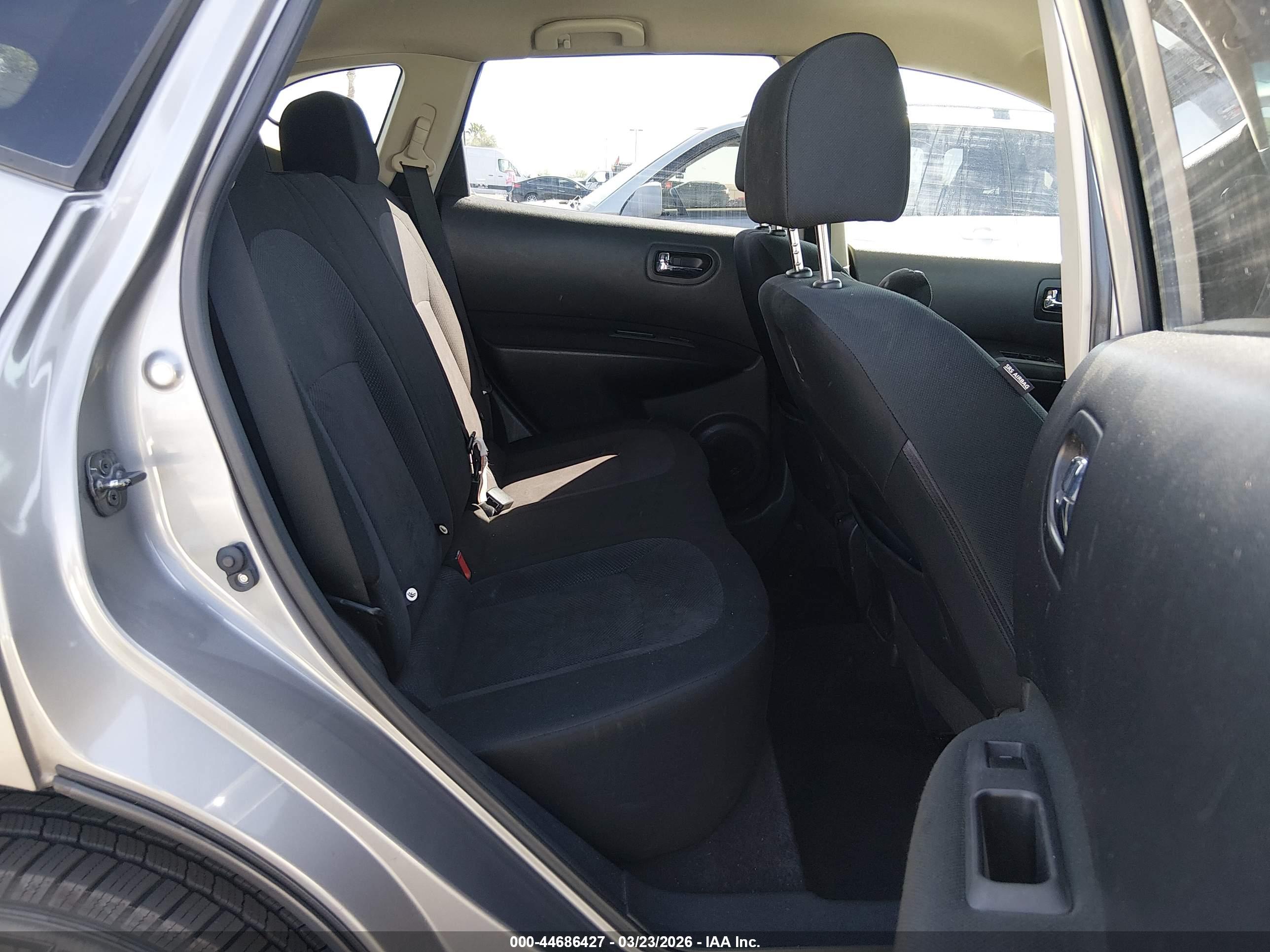 NISSAN ROGUE image 8
