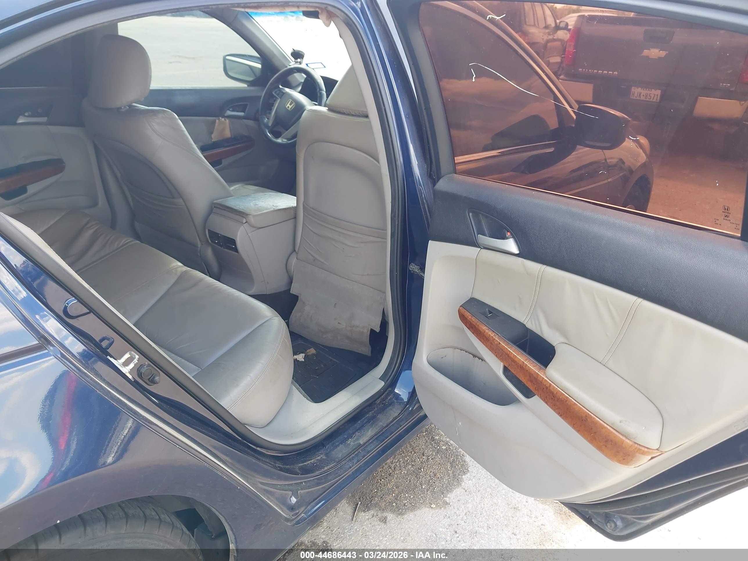 HONDA ACCORD image 8