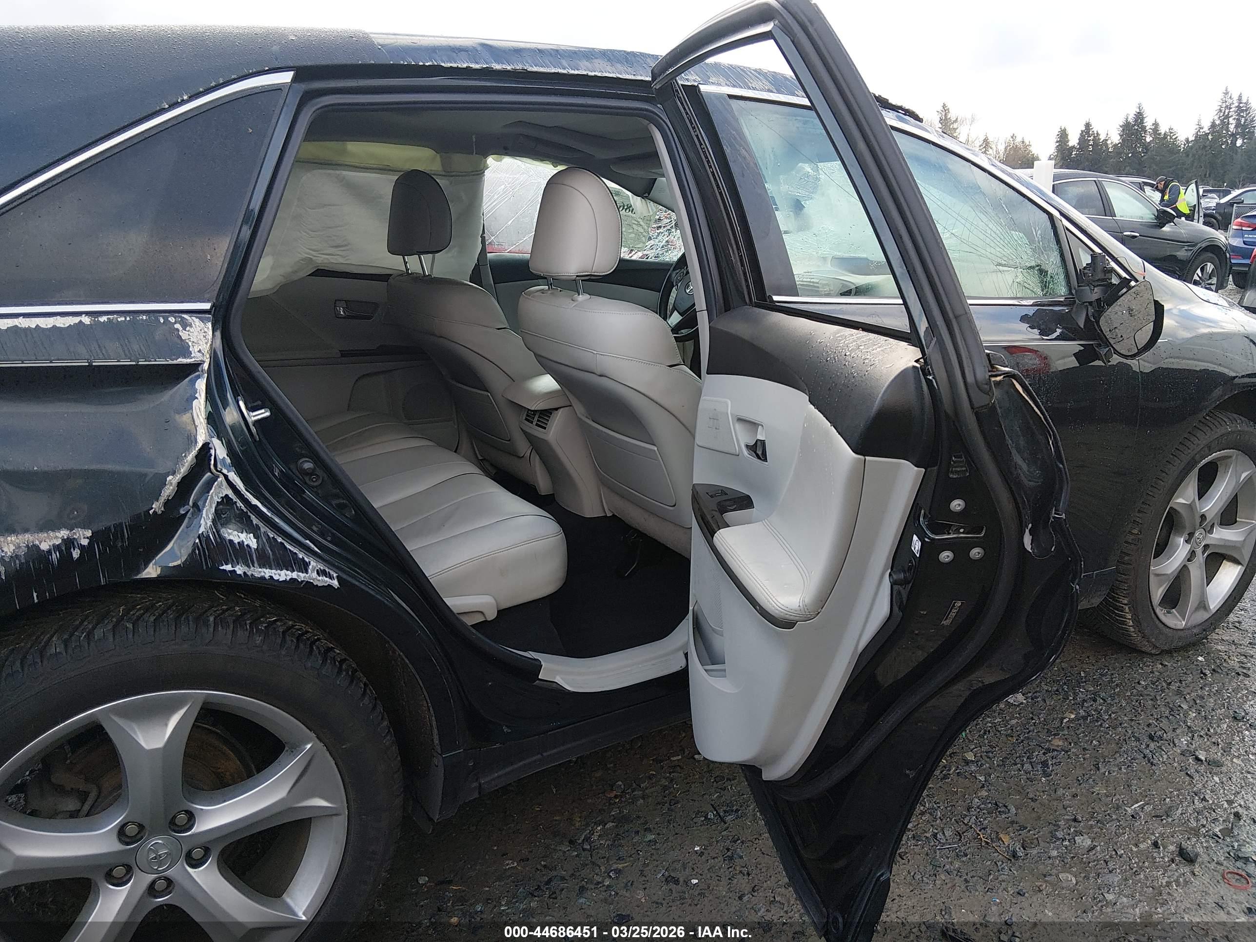 TOYOTA VENZA image 8