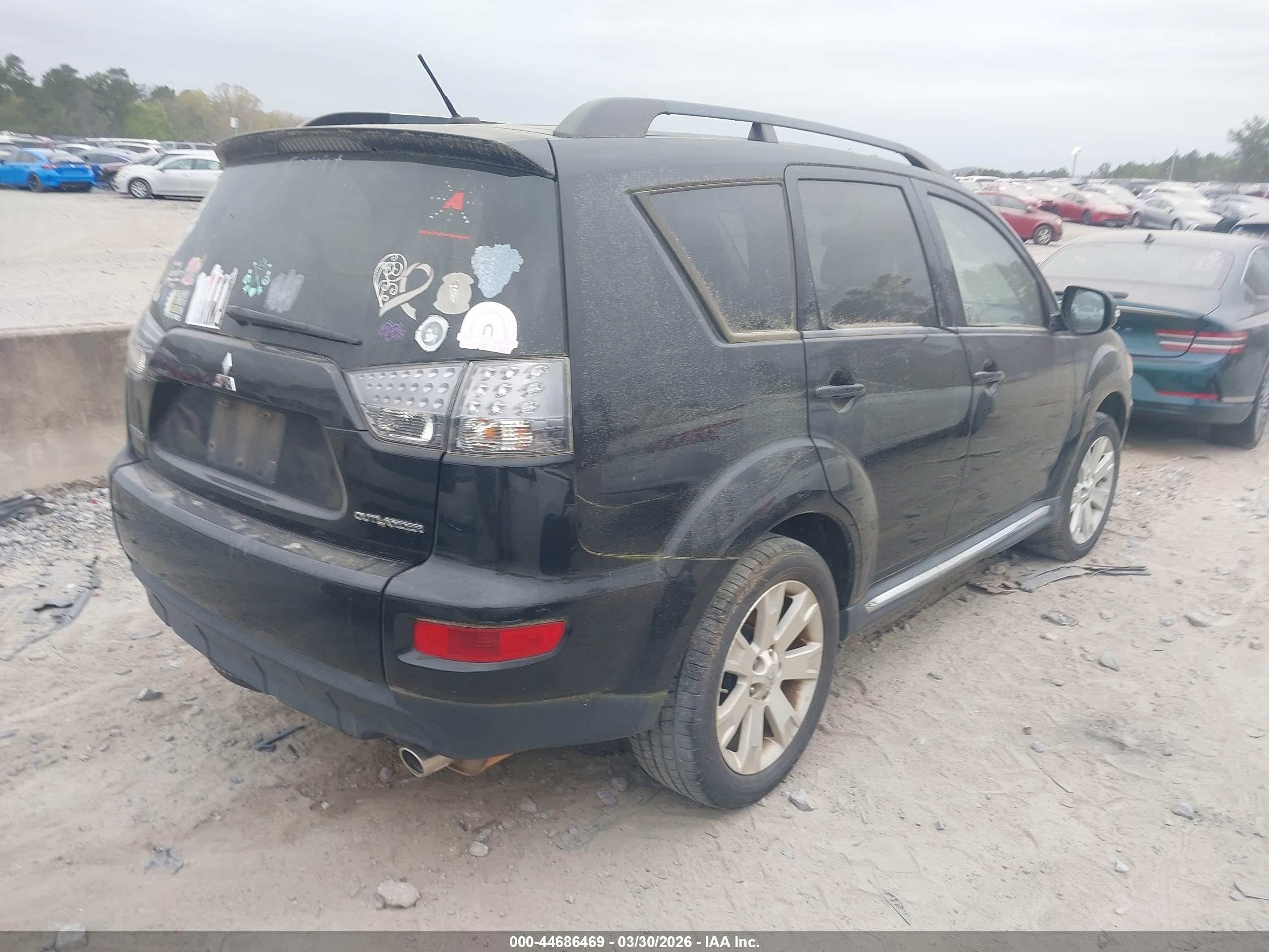 MITSUBISHI OUTLANDER image 4