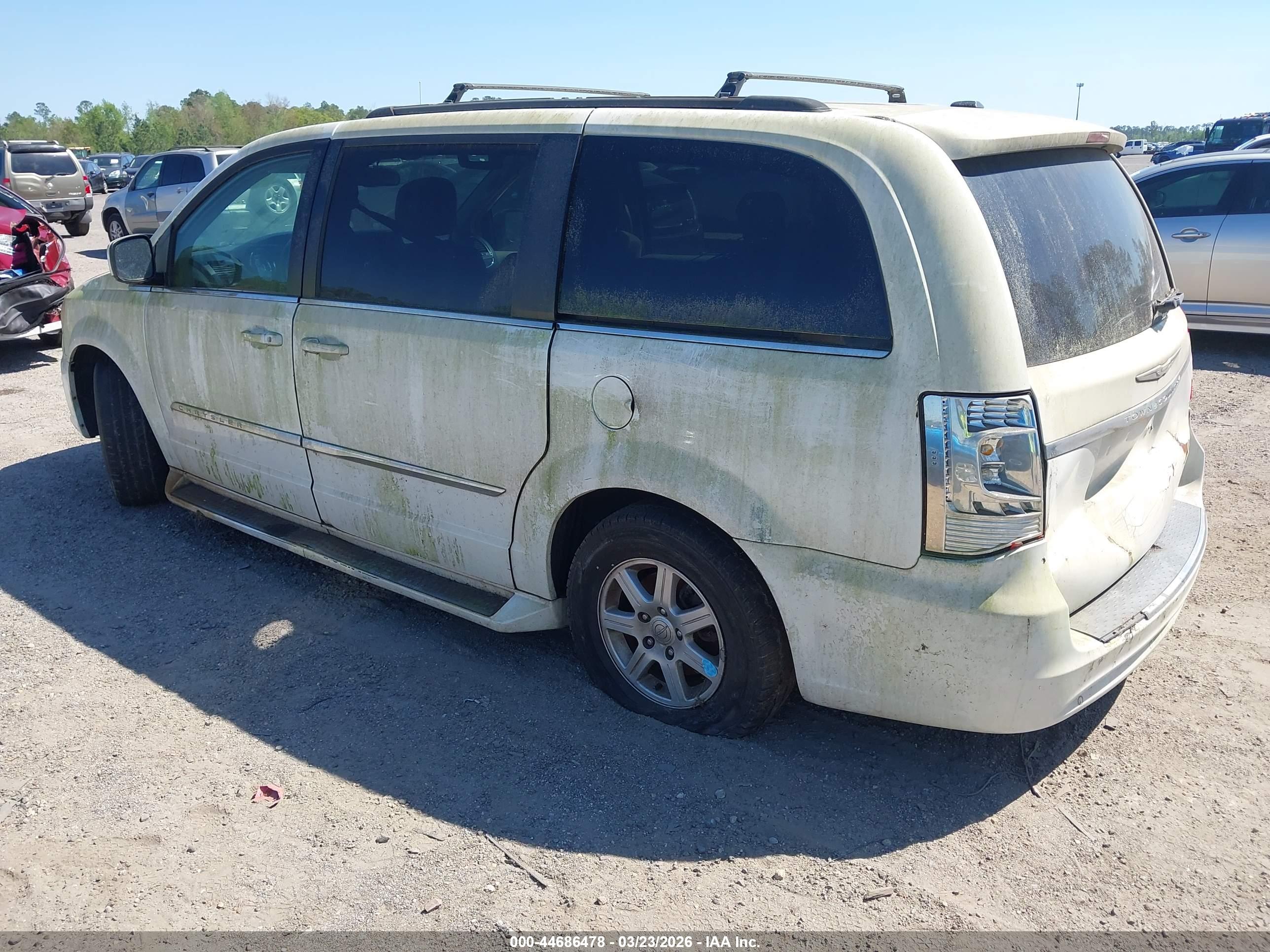 CHRYSLER TOWN image 3