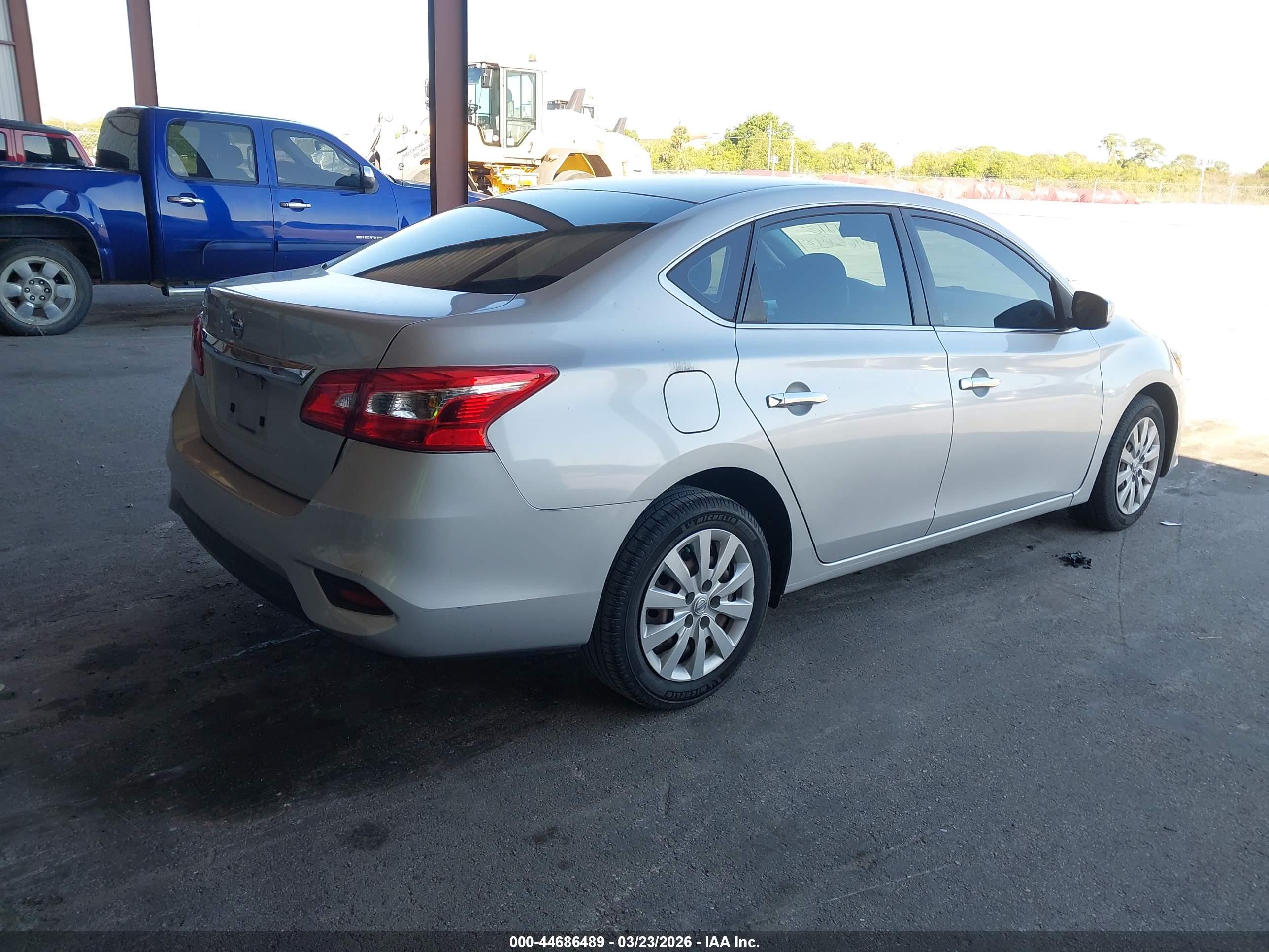 NISSAN SENTRA image 4