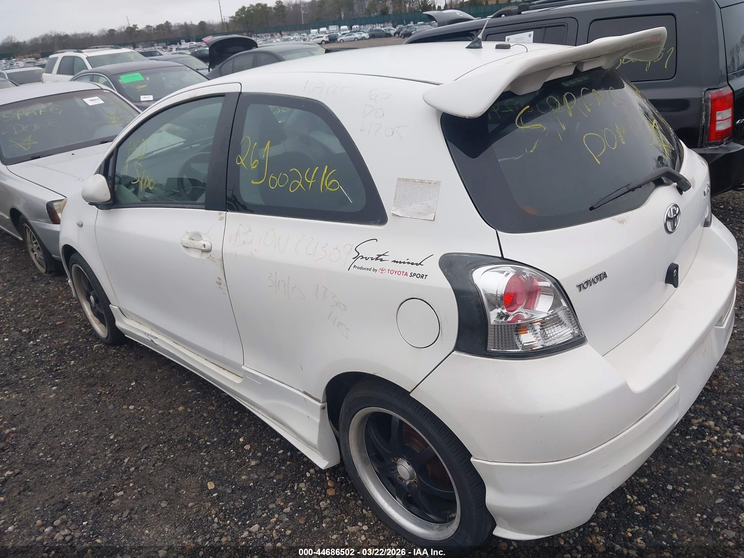 TOYOTA YARIS image 3