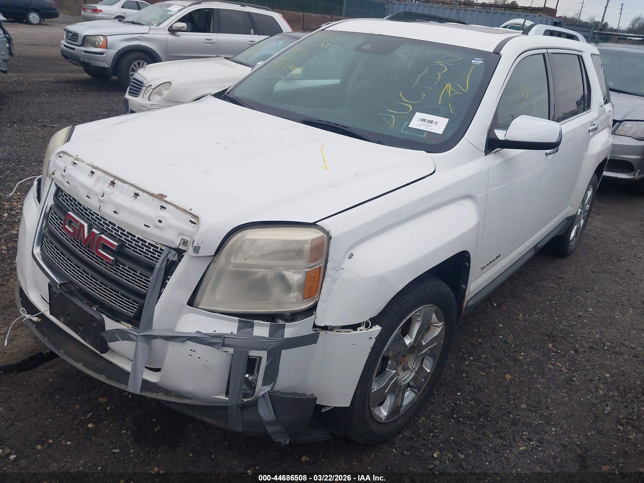 GMC TERRAIN image 2