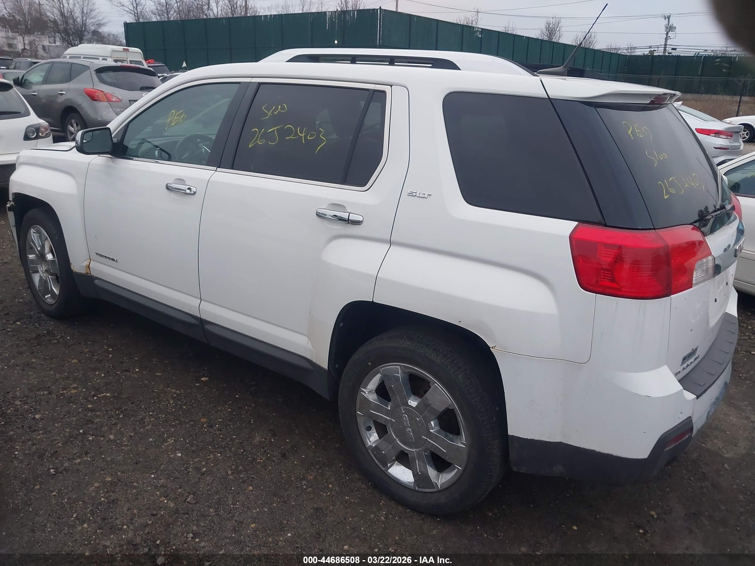 GMC TERRAIN image 3