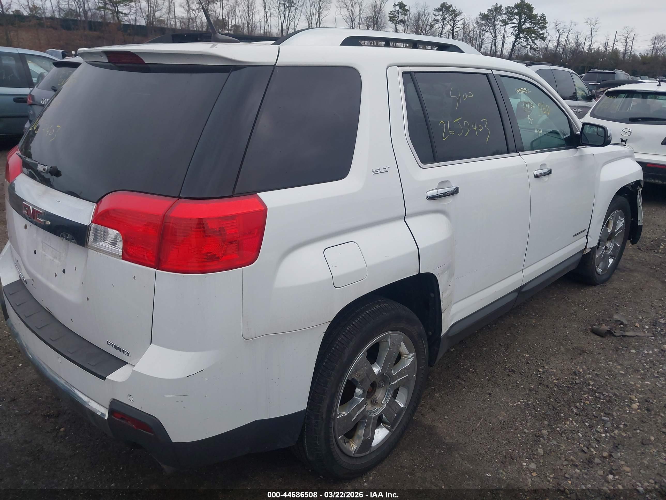GMC TERRAIN image 4