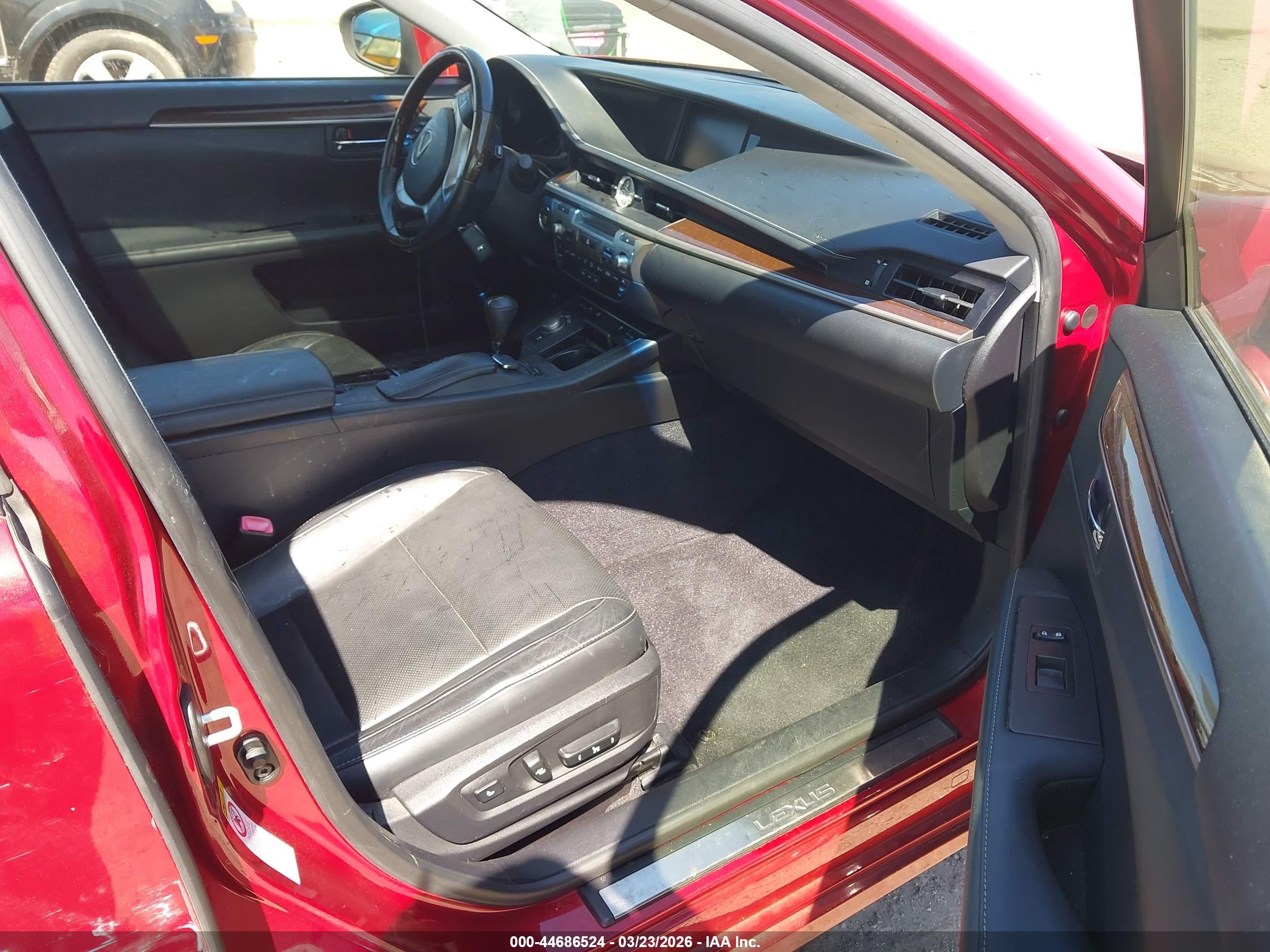 LEXUS ES image 5