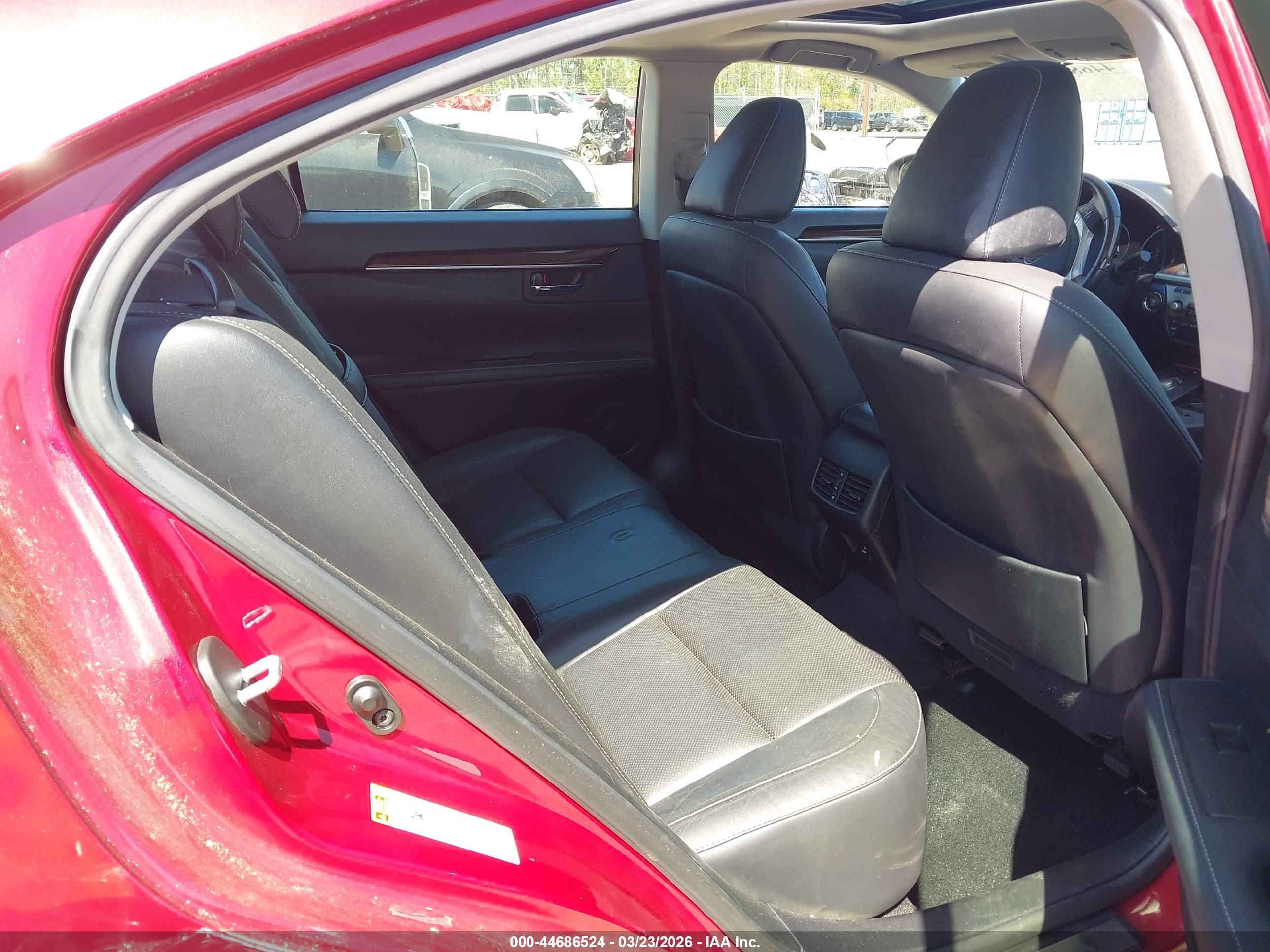 LEXUS ES image 8