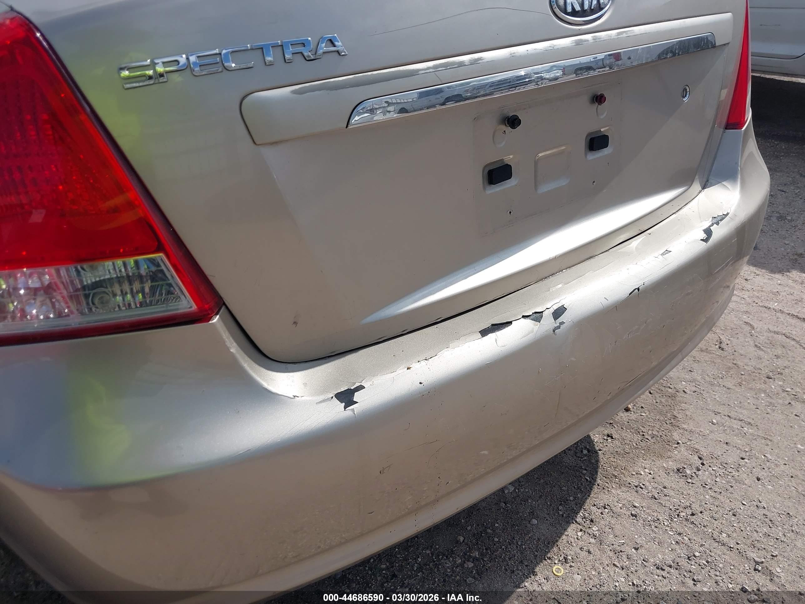 KIA SPECTRA image 6