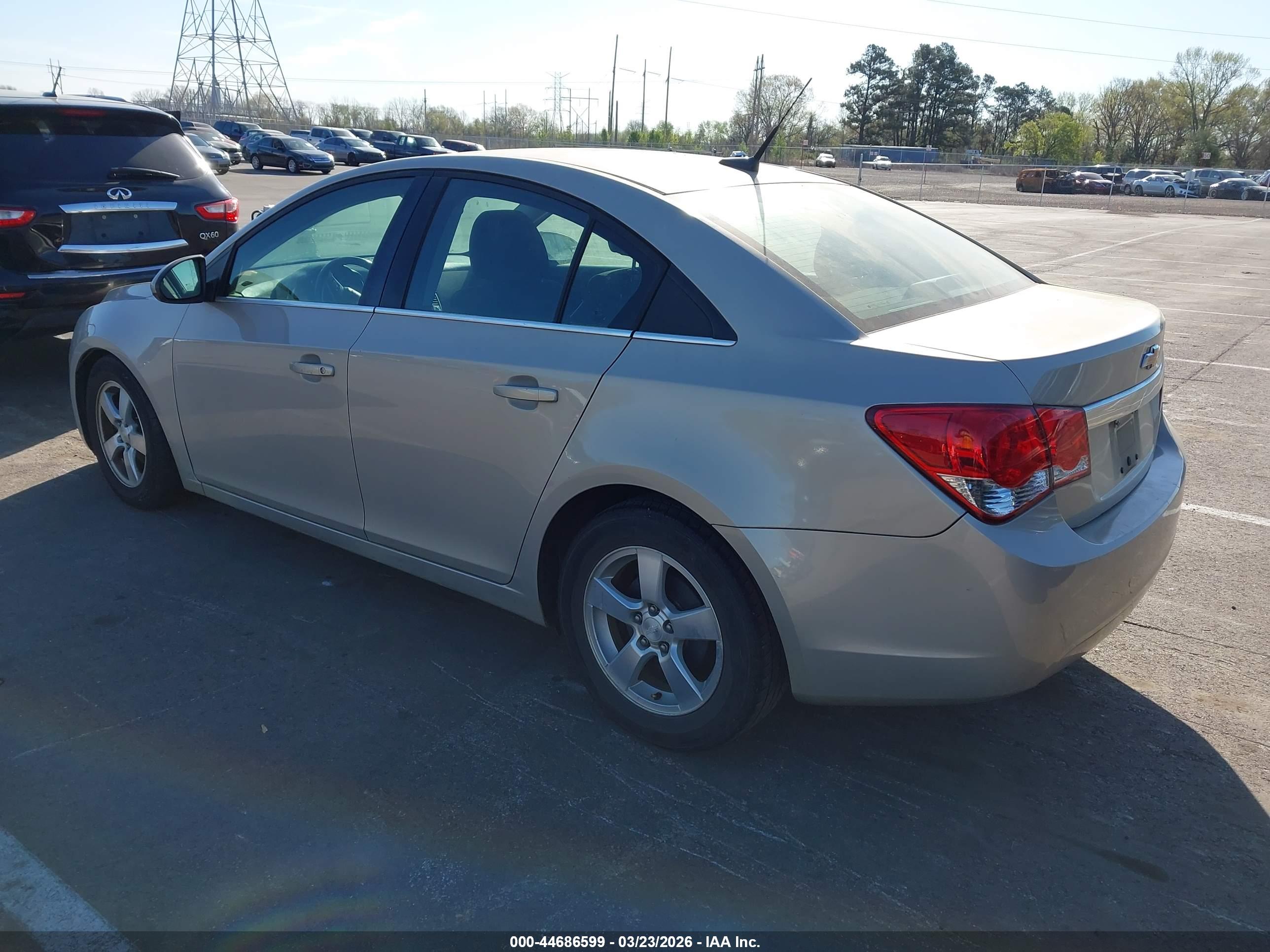 CHEVROLET CRUZE image 3