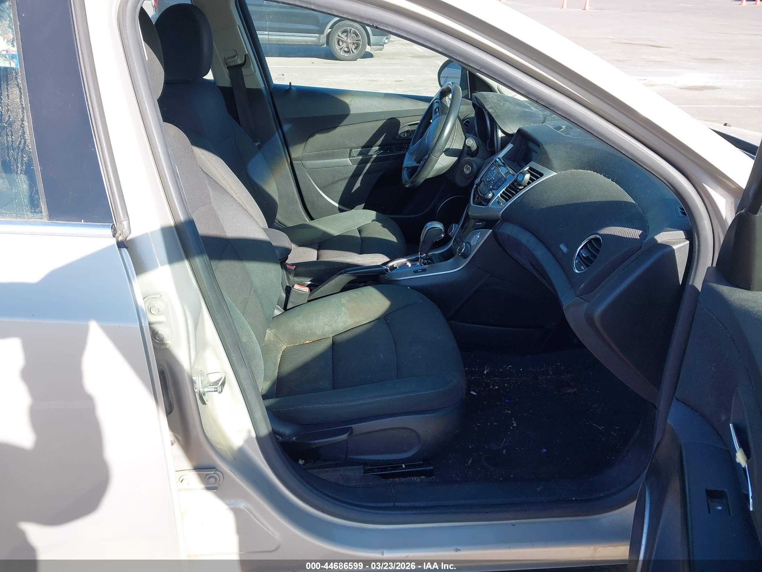 CHEVROLET CRUZE image 5