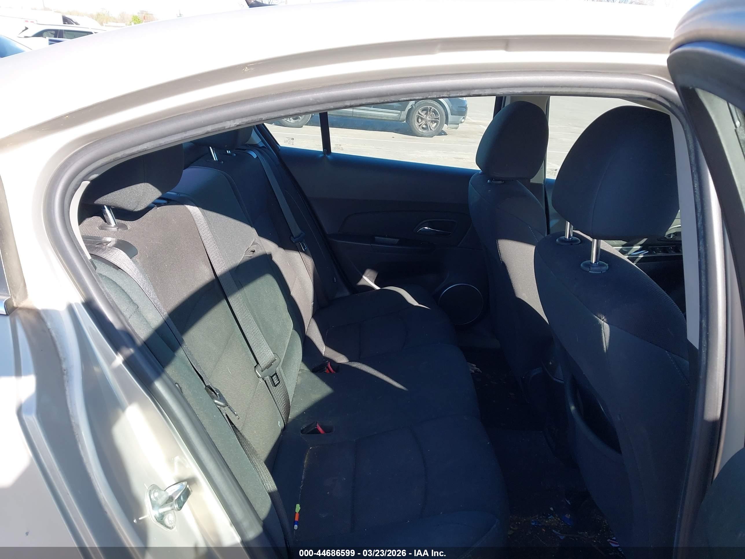 CHEVROLET CRUZE image 8