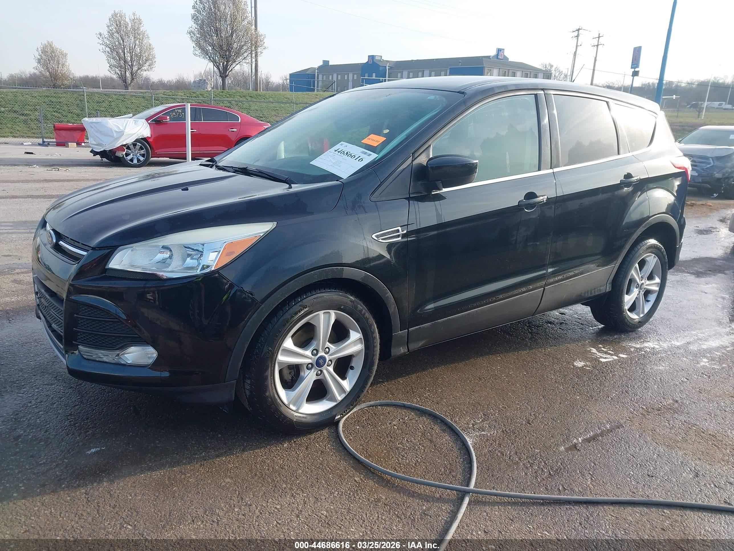 FORD ESCAPE image 2