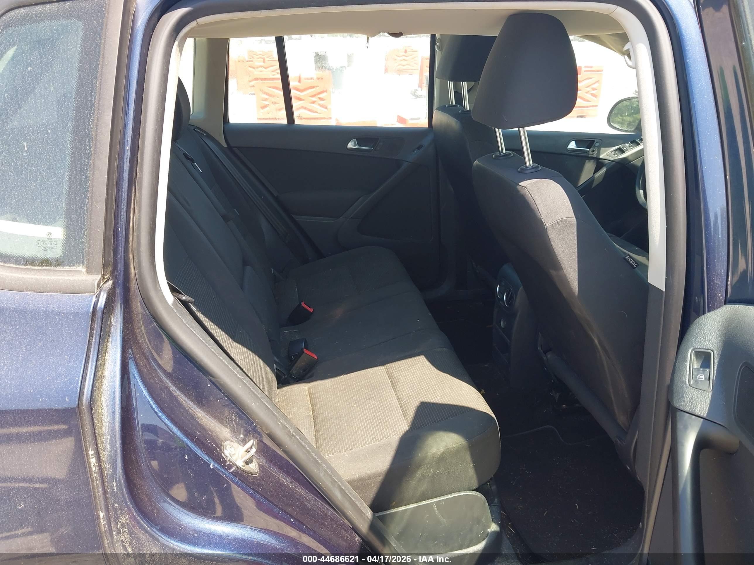VOLKSWAGEN TIGUAN image 8