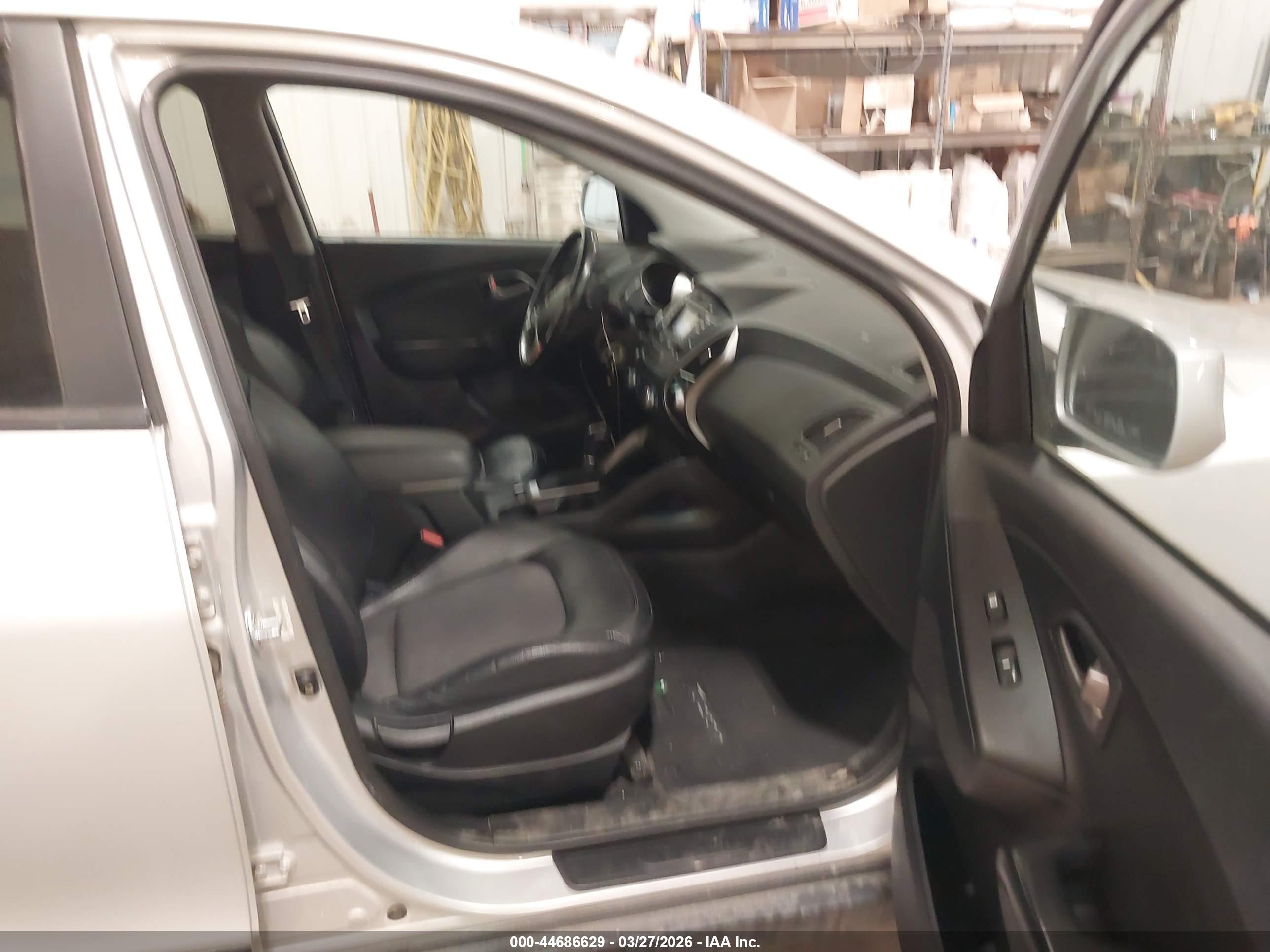 HYUNDAI TUCSON image 5