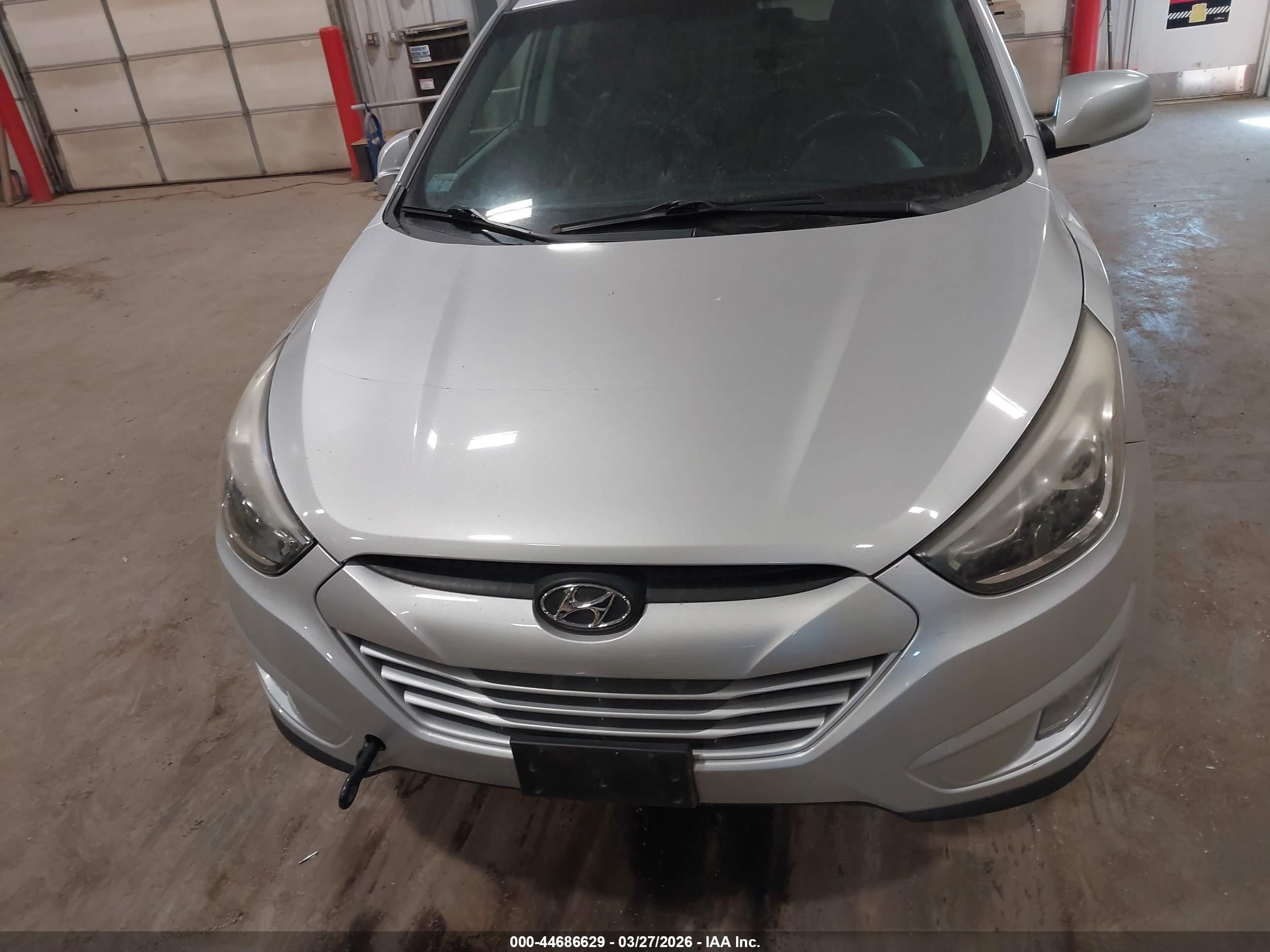 HYUNDAI TUCSON image 6