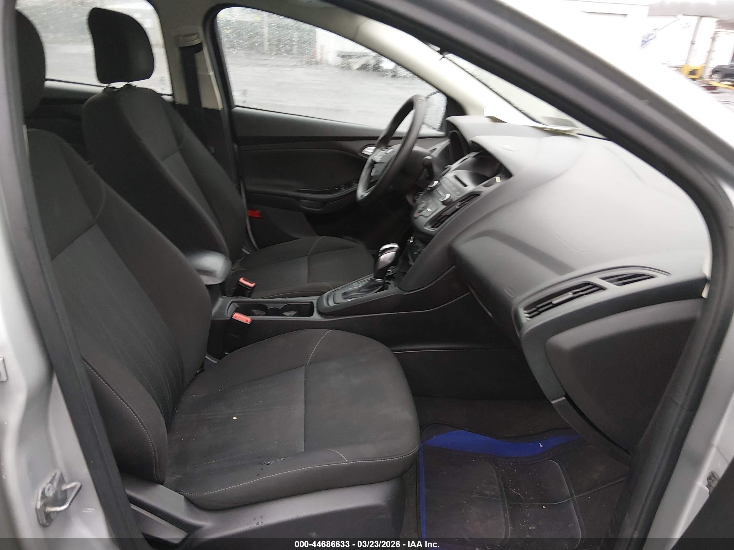 FORD FOCUS image 5