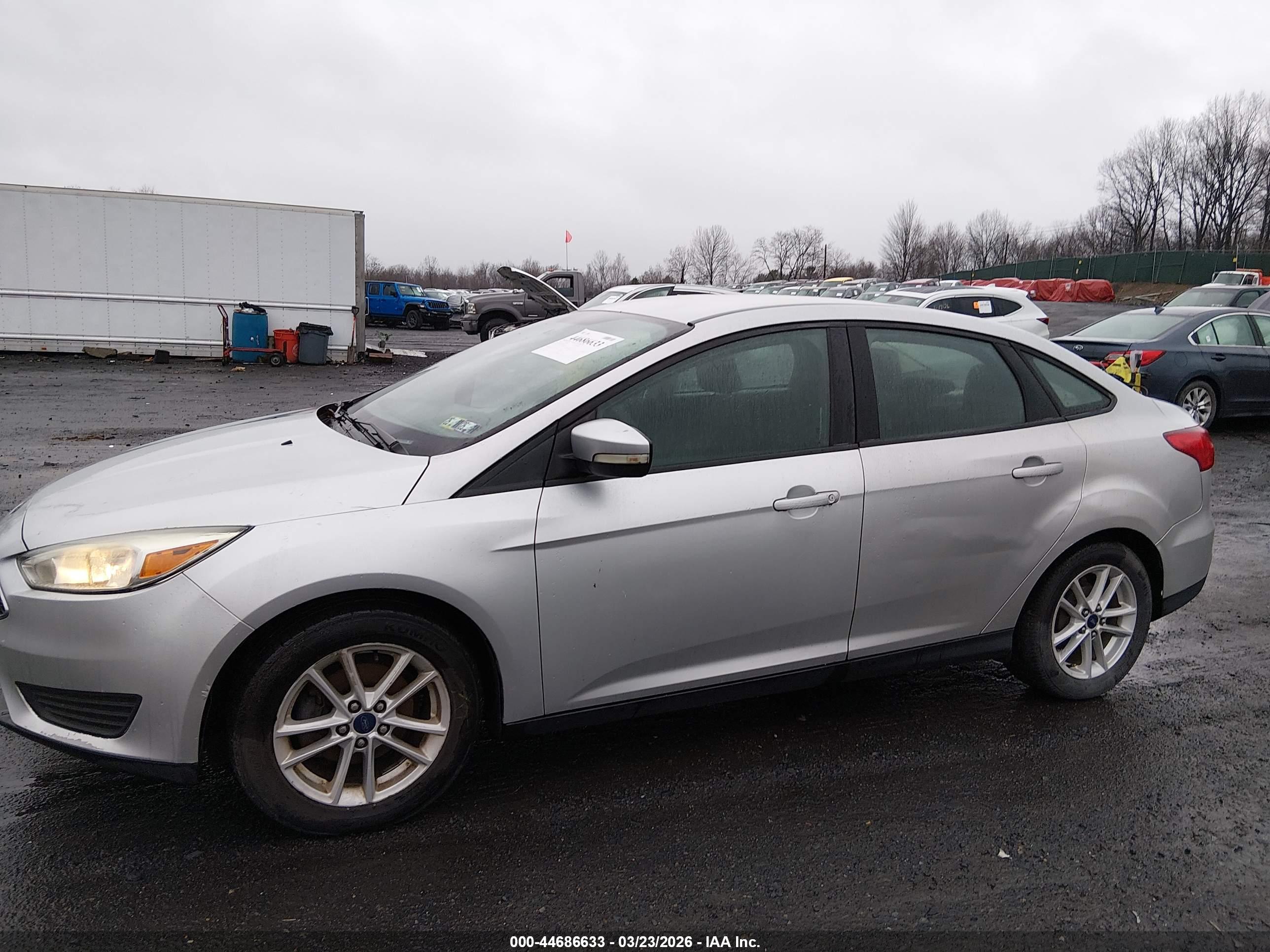 FORD FOCUS image 6