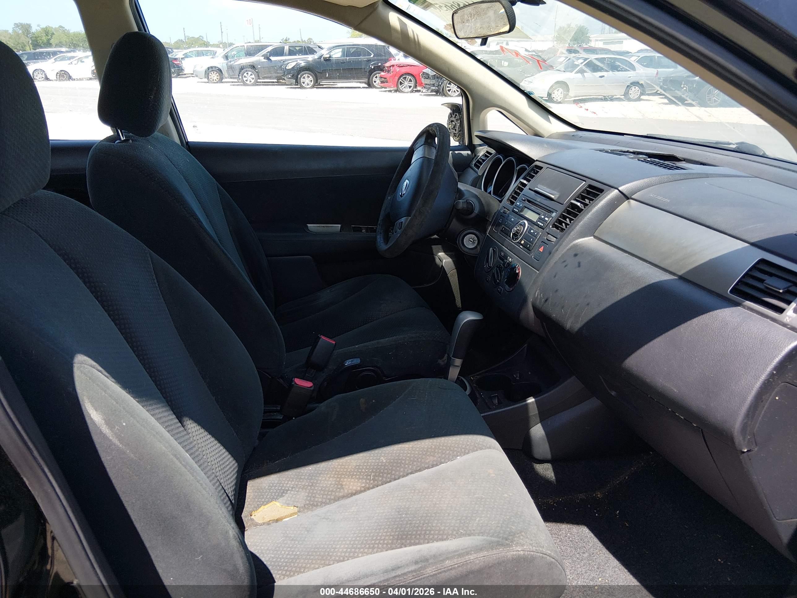 NISSAN VERSA image 5