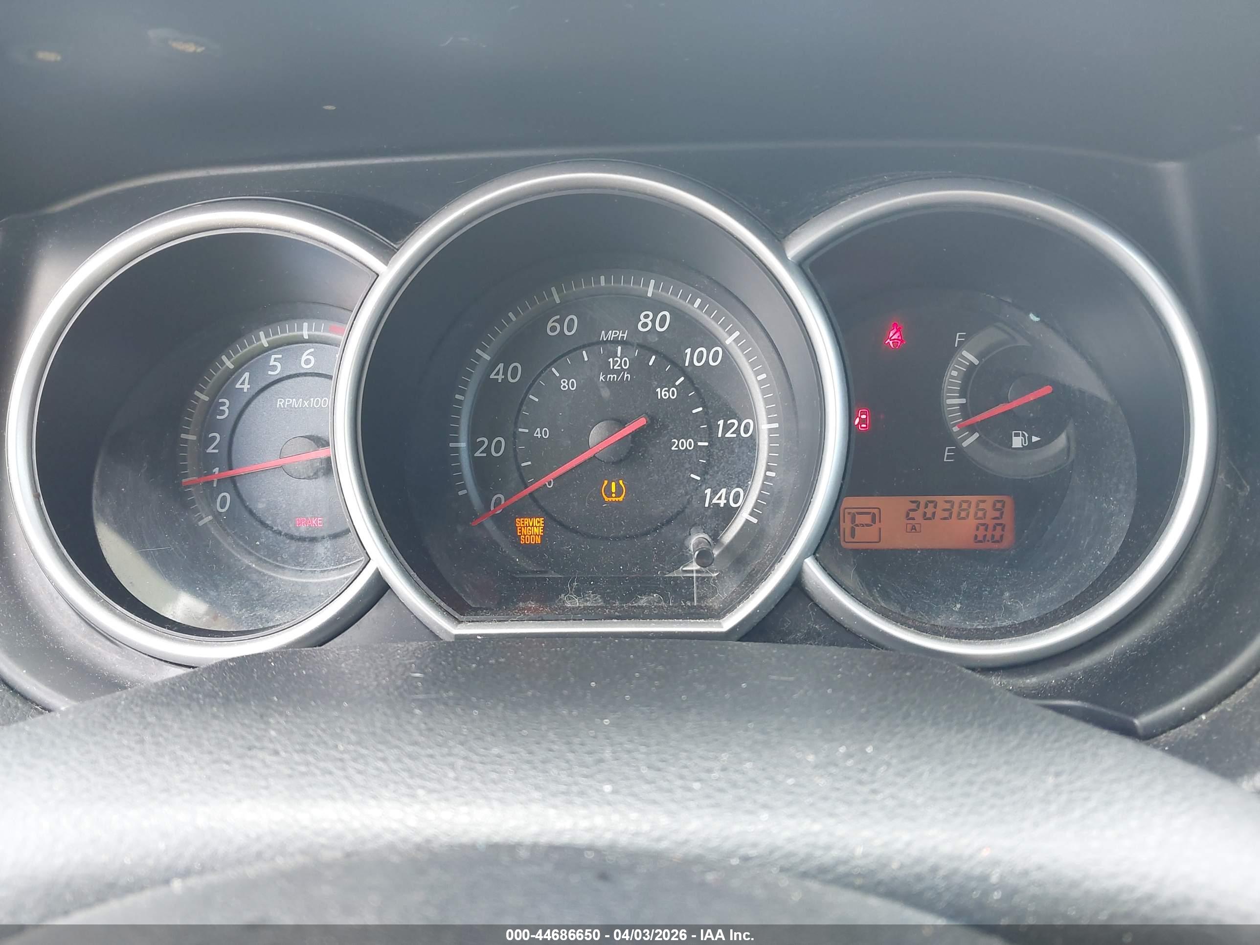 NISSAN VERSA image 7
