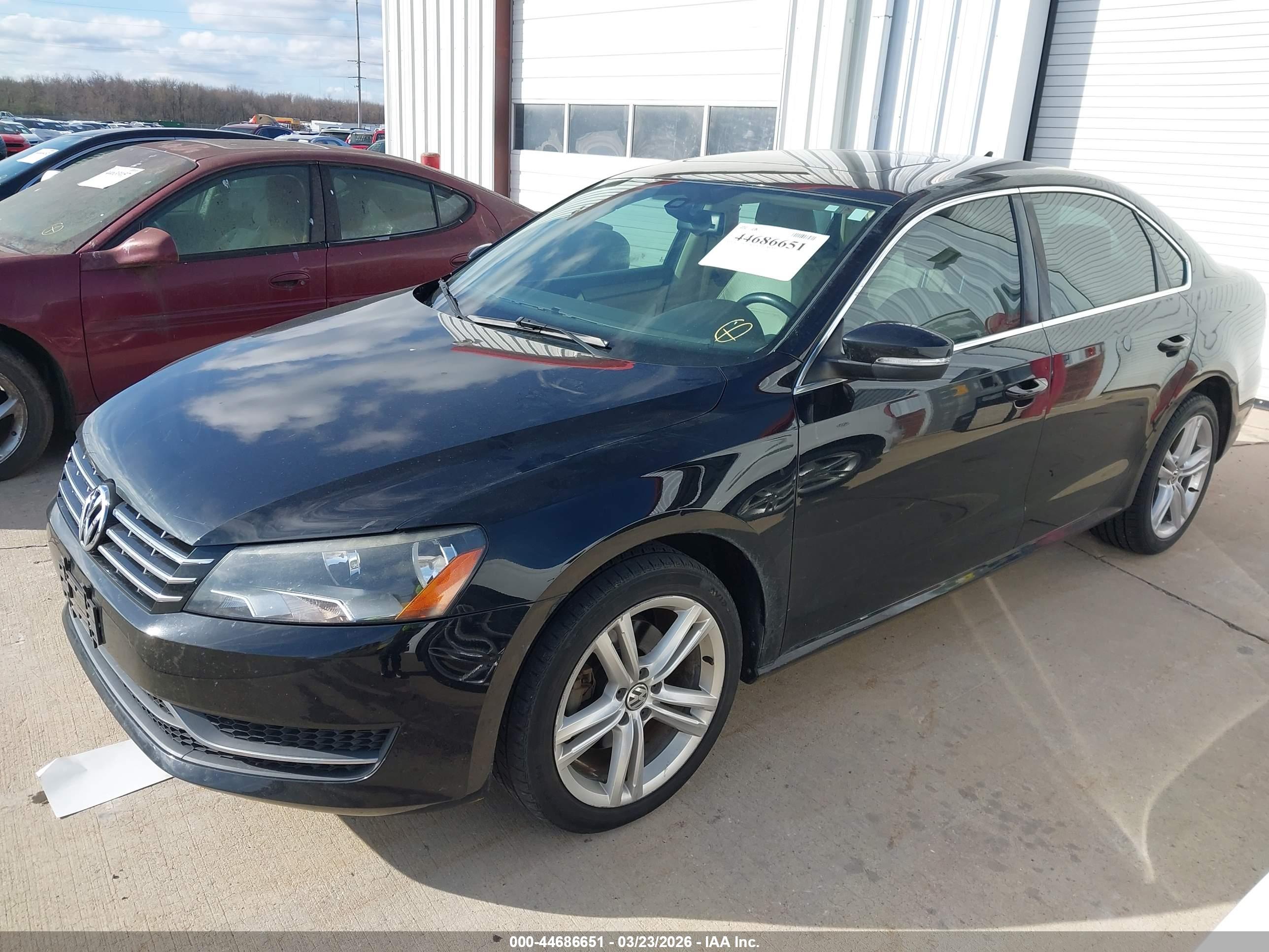 VOLKSWAGEN PASSAT image 2