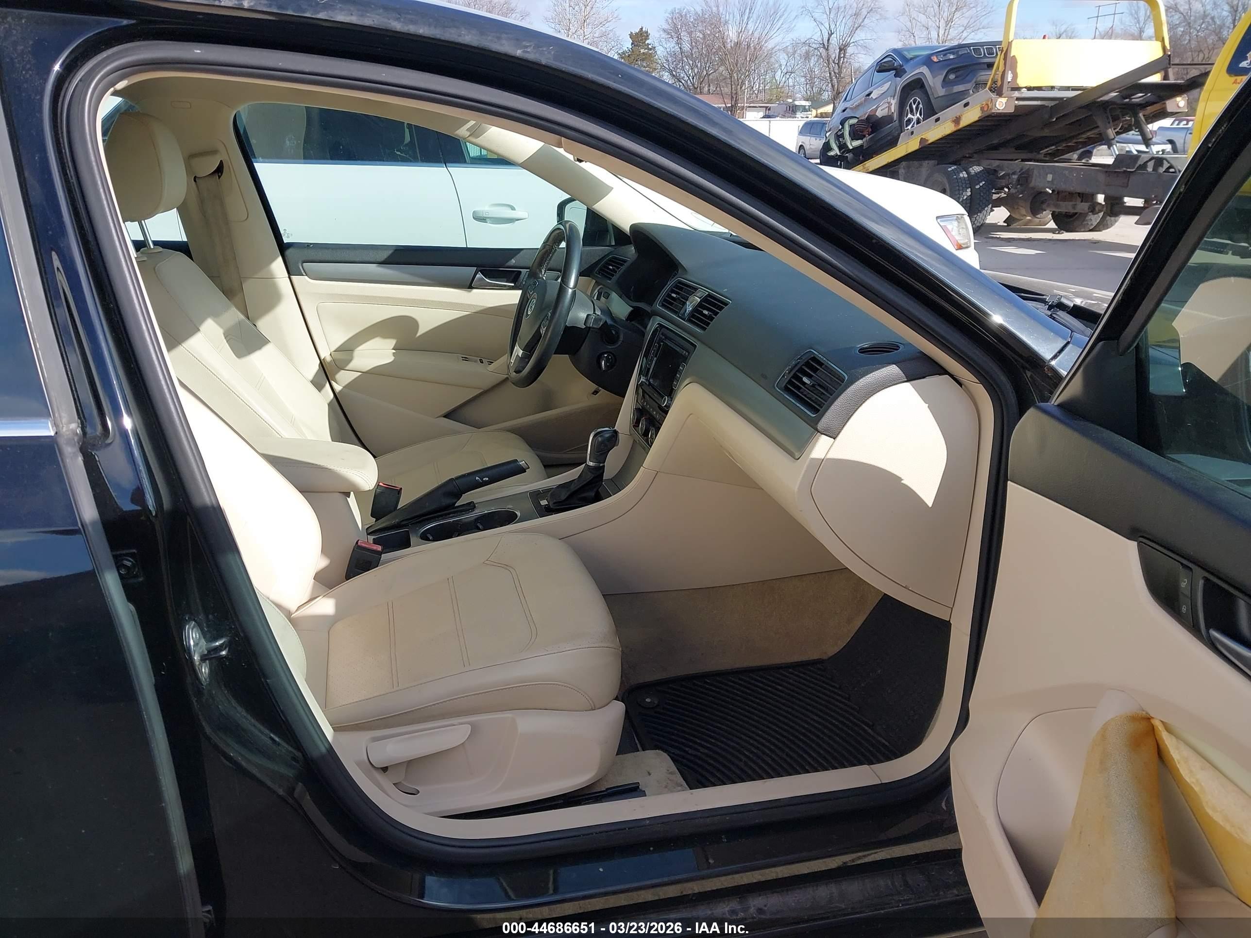 VOLKSWAGEN PASSAT image 5