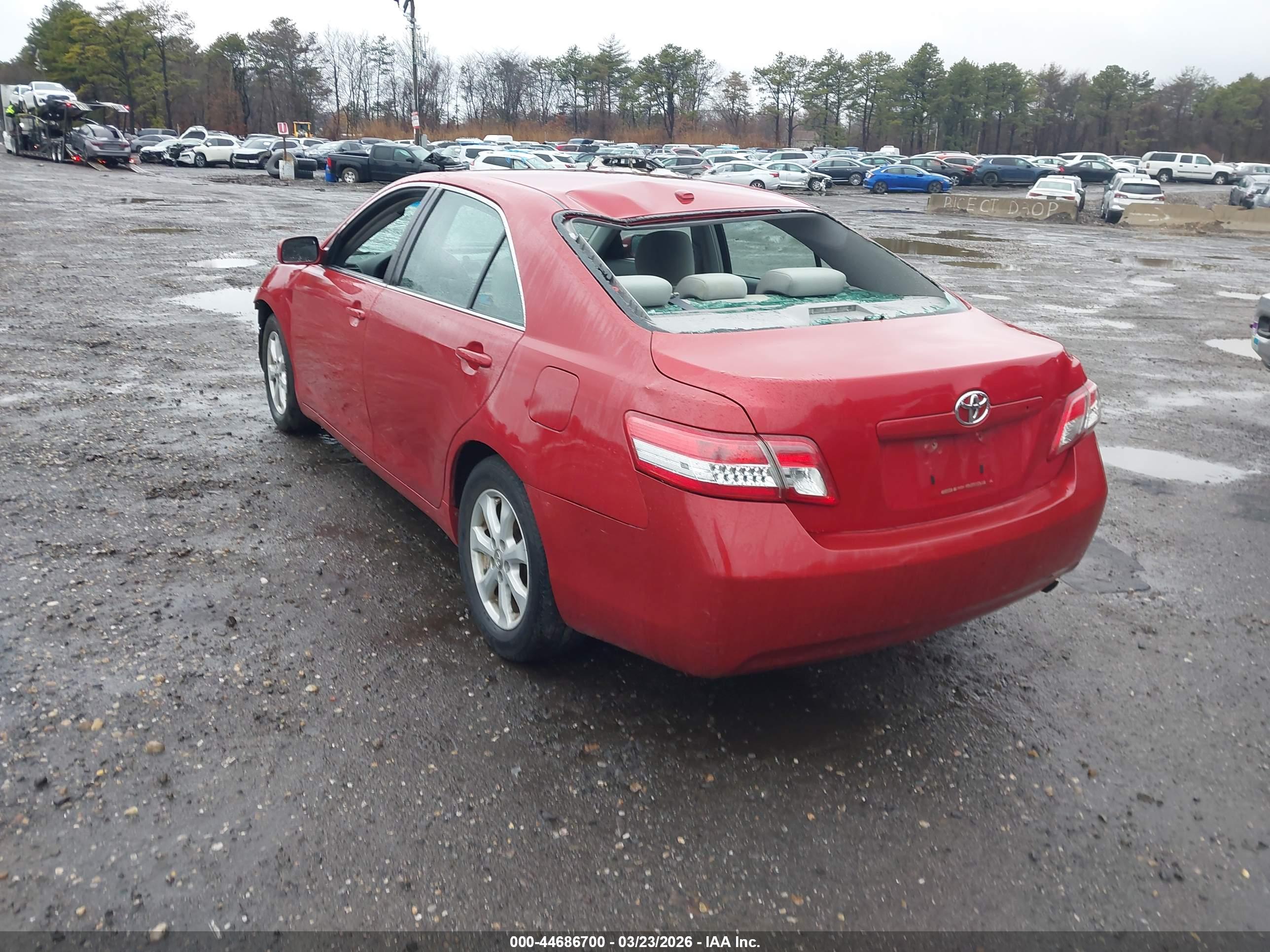 TOYOTA CAMRY image 3