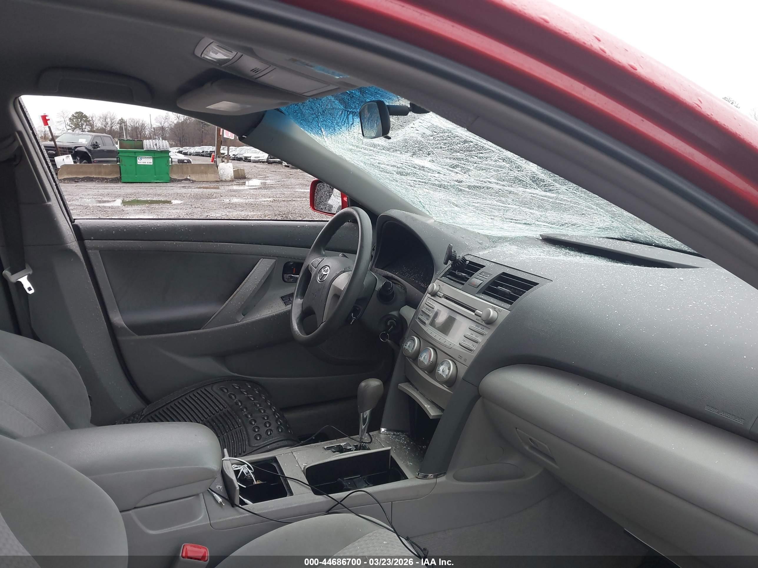 TOYOTA CAMRY image 5