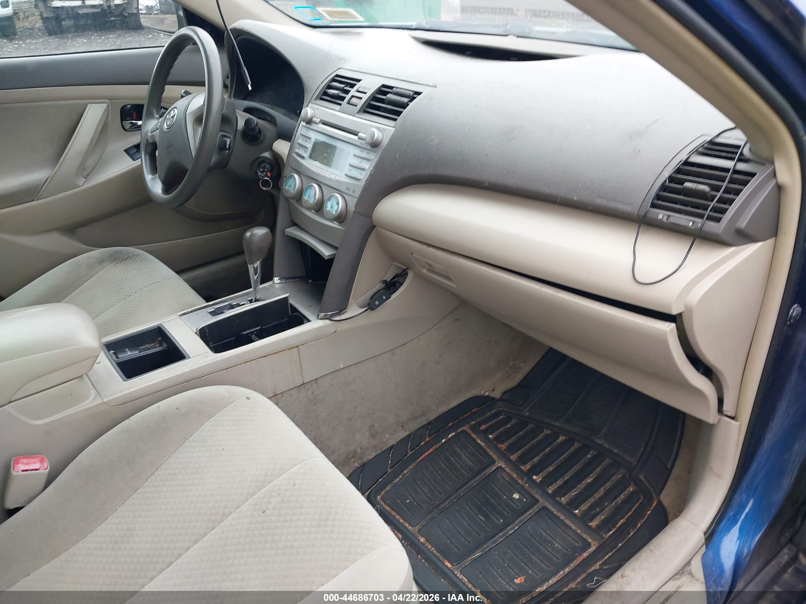 TOYOTA CAMRY image 5