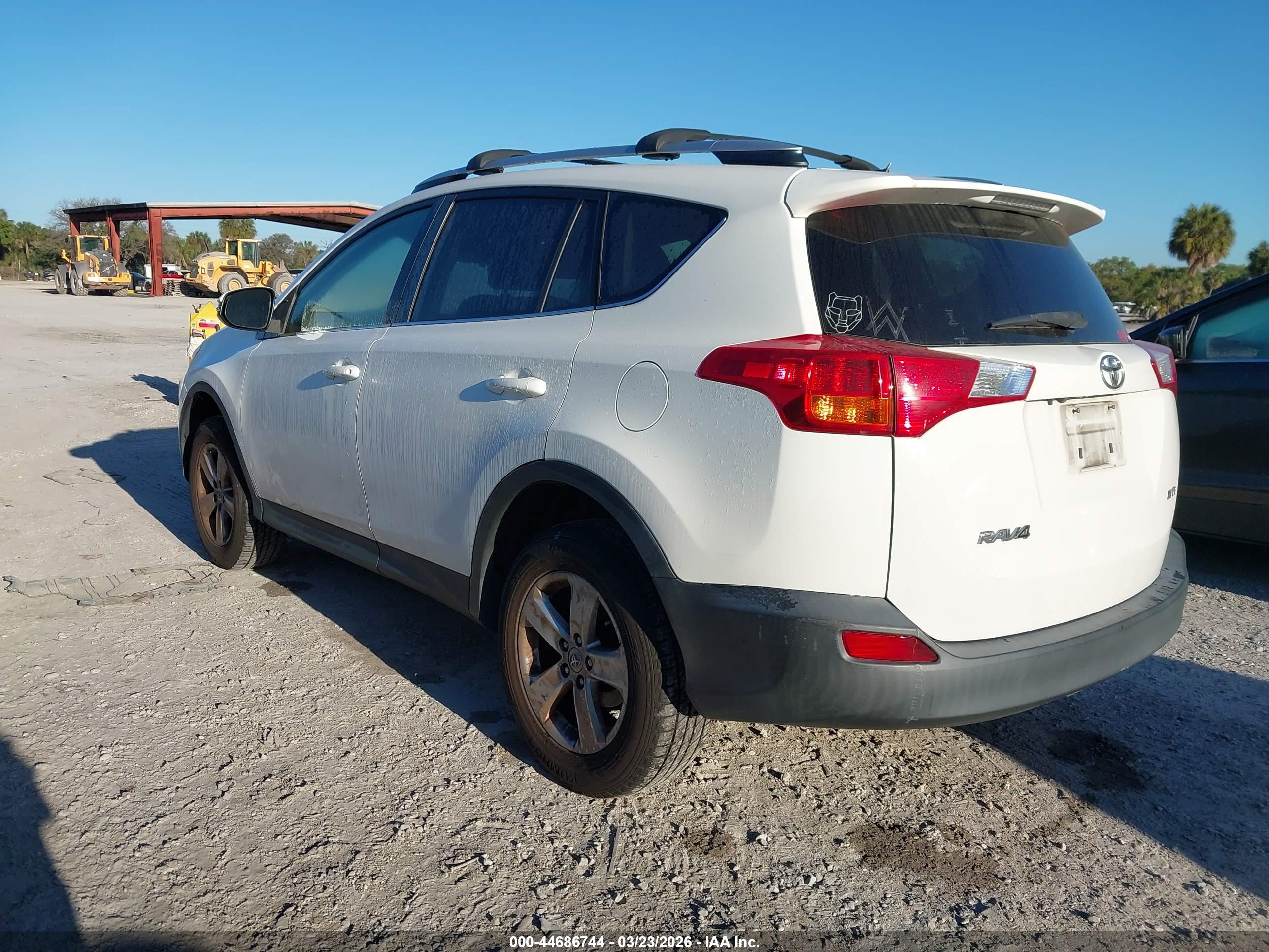 TOYOTA RAV4 image 3