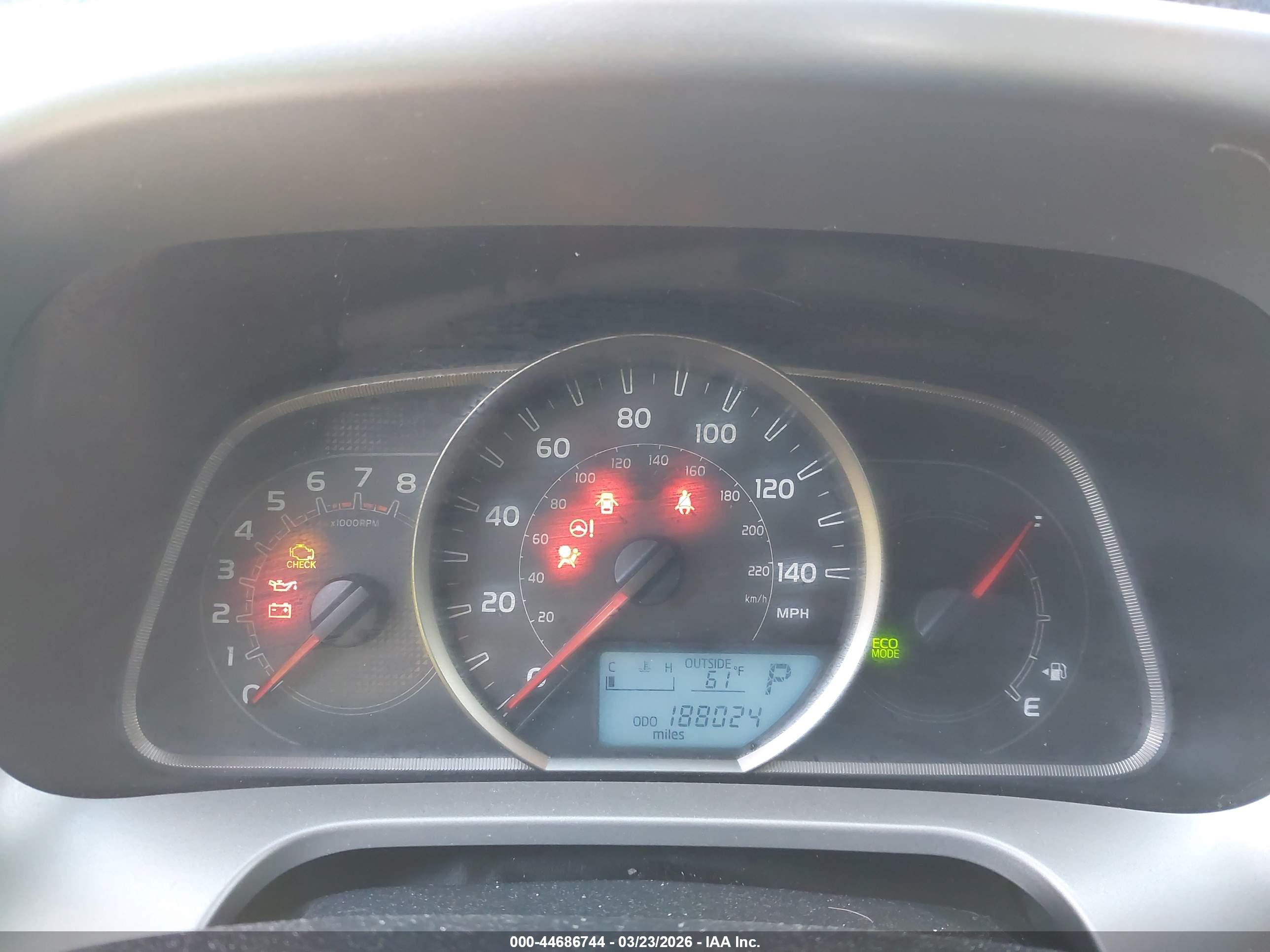 TOYOTA RAV4 image 7