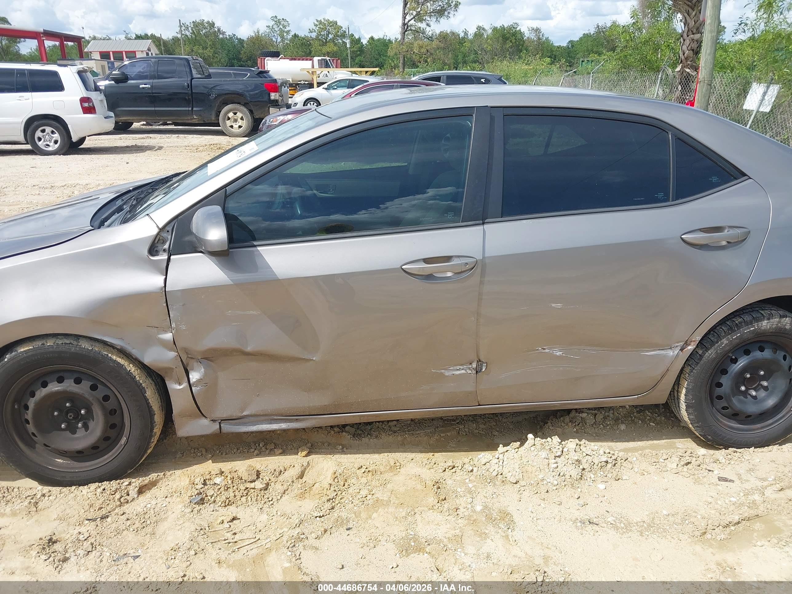 TOYOTA COROLLA image 6