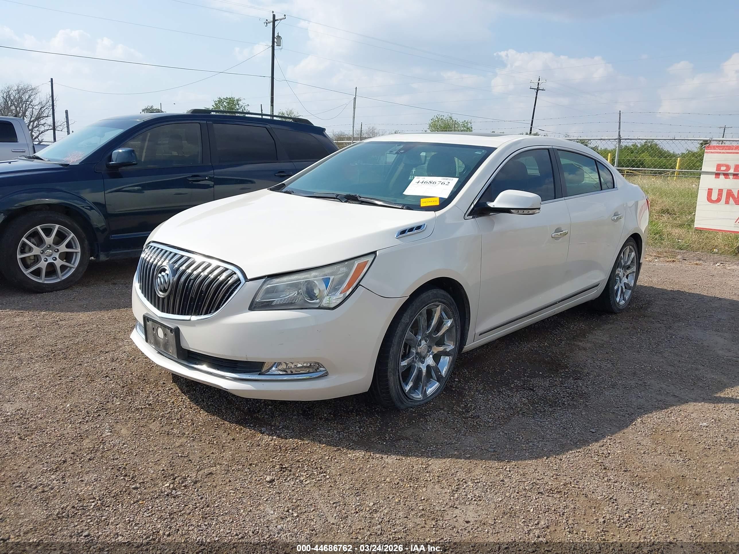 BUICK LACROSSE image 2